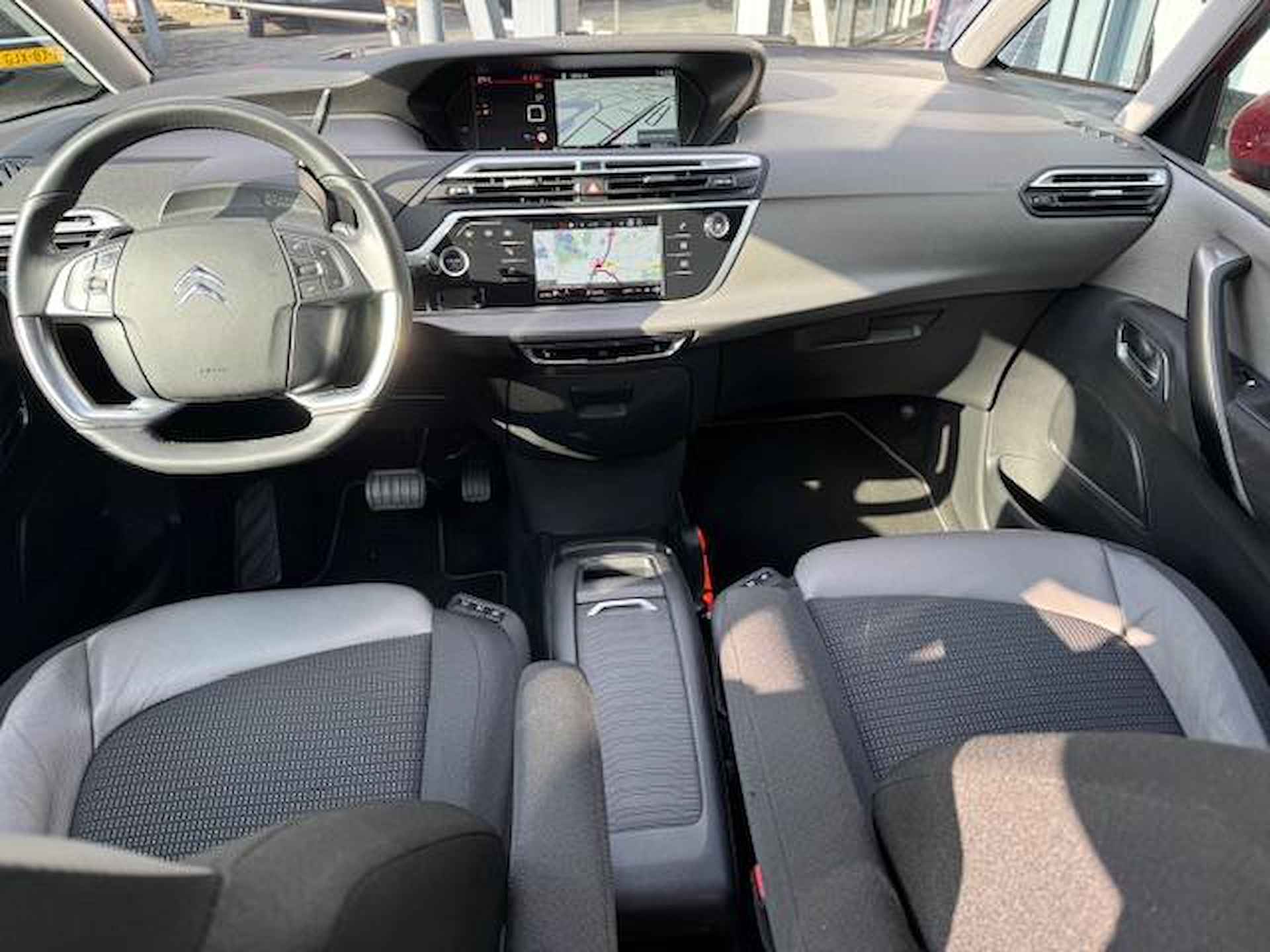 Citroen C4 SpaceTourer 1.2 Turbo 130PK Feel Aut. | NAVI | CAMERA | MASSAGE | PANORAMISCH VOORRUIT | KEYLESS | PDC | LMV 17 INCH | ZEER LUXE - 12/40