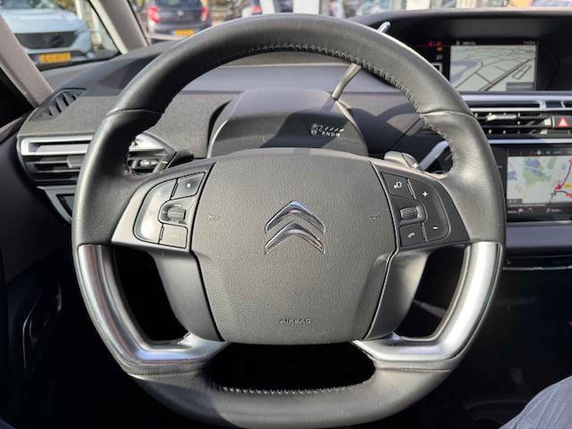 Citroen C4 SpaceTourer 1.2 Turbo 130PK Feel Aut. | NAVI | CAMERA | MASSAGE | PANORAMISCH VOORRUIT | KEYLESS | PDC | LMV 17 INCH | ZEER LUXE - 19/40