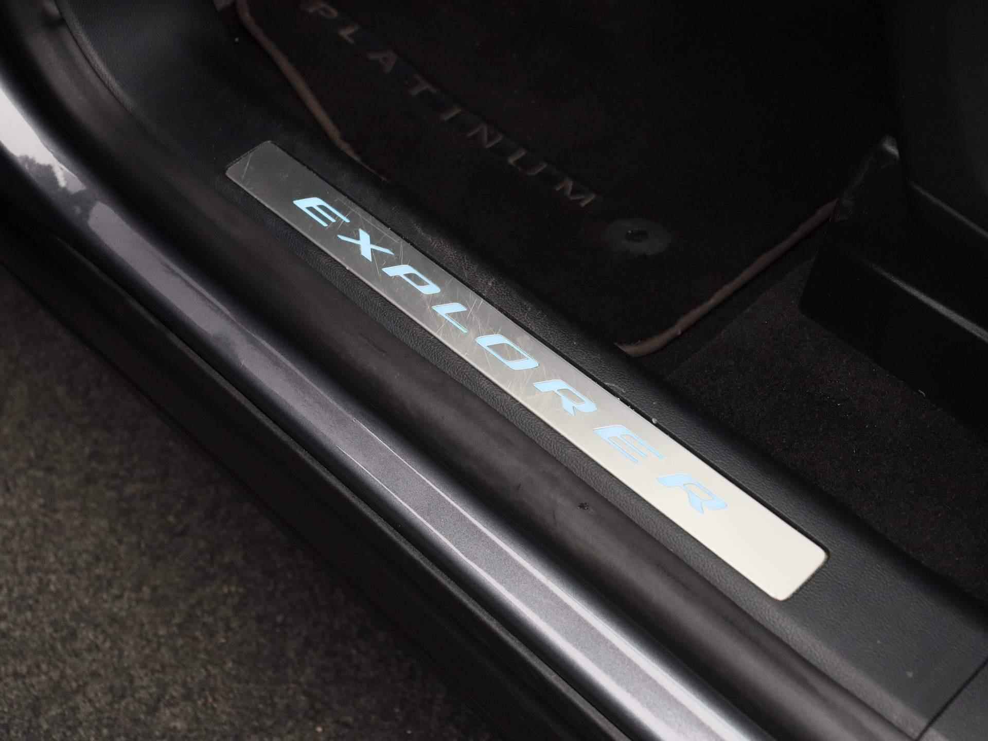 Ford Explorer 3.0 V6 EcoBoost PHEV Platinum | Panoramadak | Leder | 7 persoons | Leder | Winterpakket | - 35/48