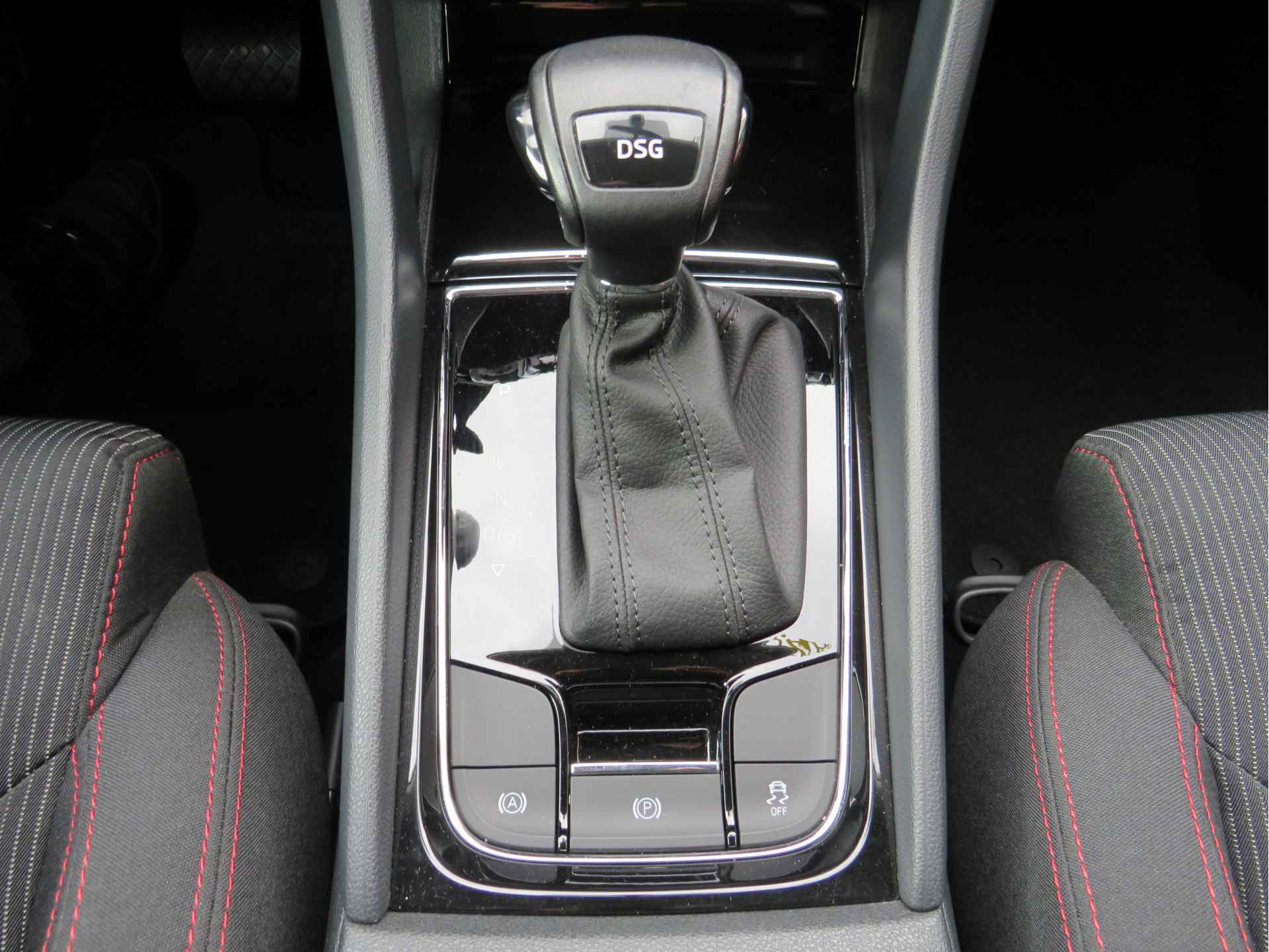 Škoda Karoq 1.0 TSI Style Business DSG Automaat | Clima-Airco | Apple carplay | Parkeersensoren | Incl. BOVAG Garantie | - 3/52