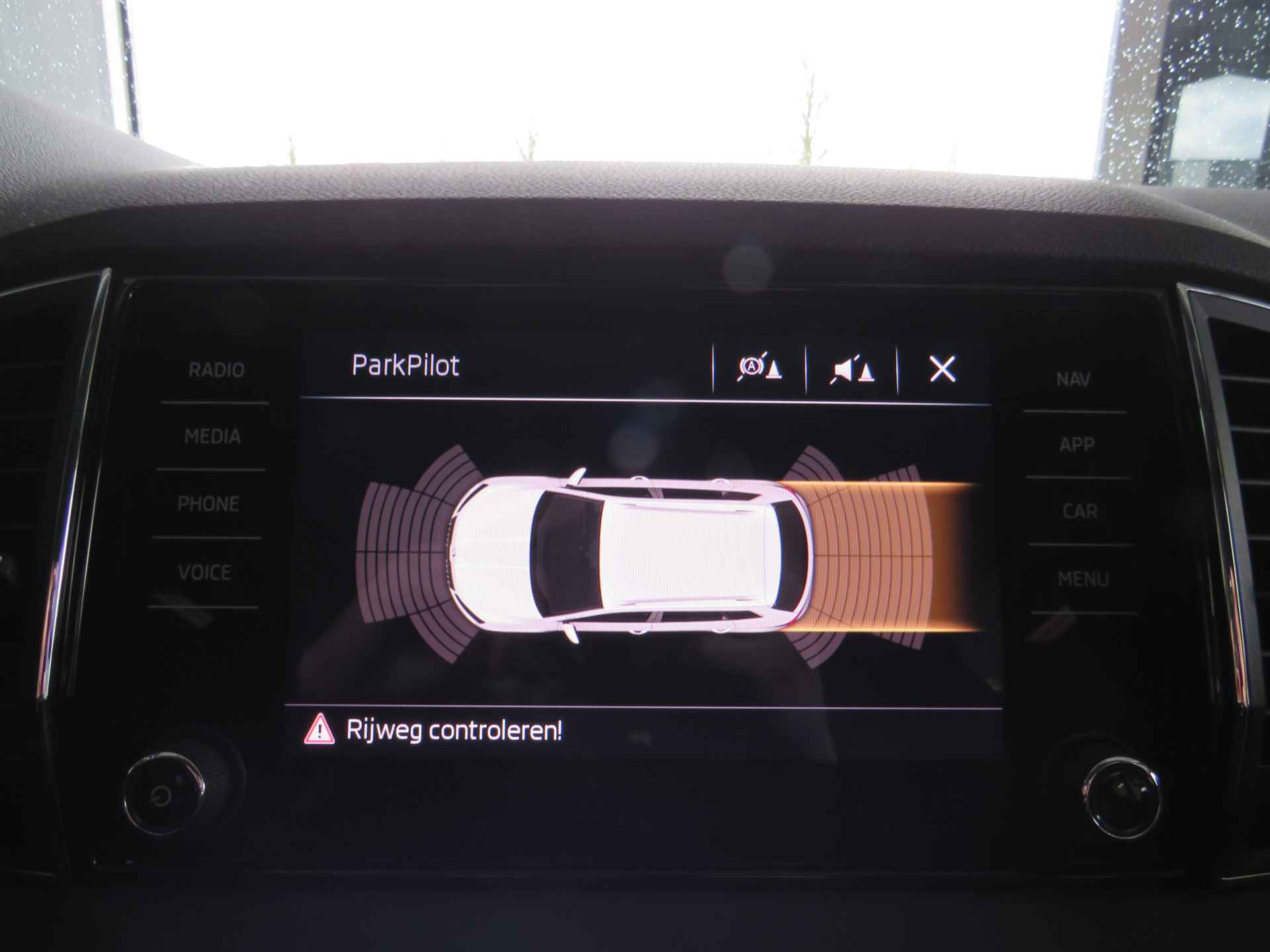 Škoda Karoq 1.0 TSI Style Business DSG Automaat| 115-PK| | Clima-Airco | Apple carplay | Parkeersensoren | Incl. BOVAG Garantie | - 40/52