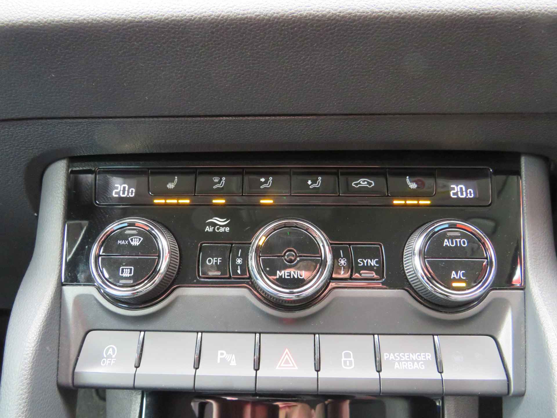 Škoda Karoq 1.0 TSI Style Business DSG Automaat | Clima-Airco | Apple carplay | Parkeersensoren | Incl. BOVAG Garantie | - 41/52