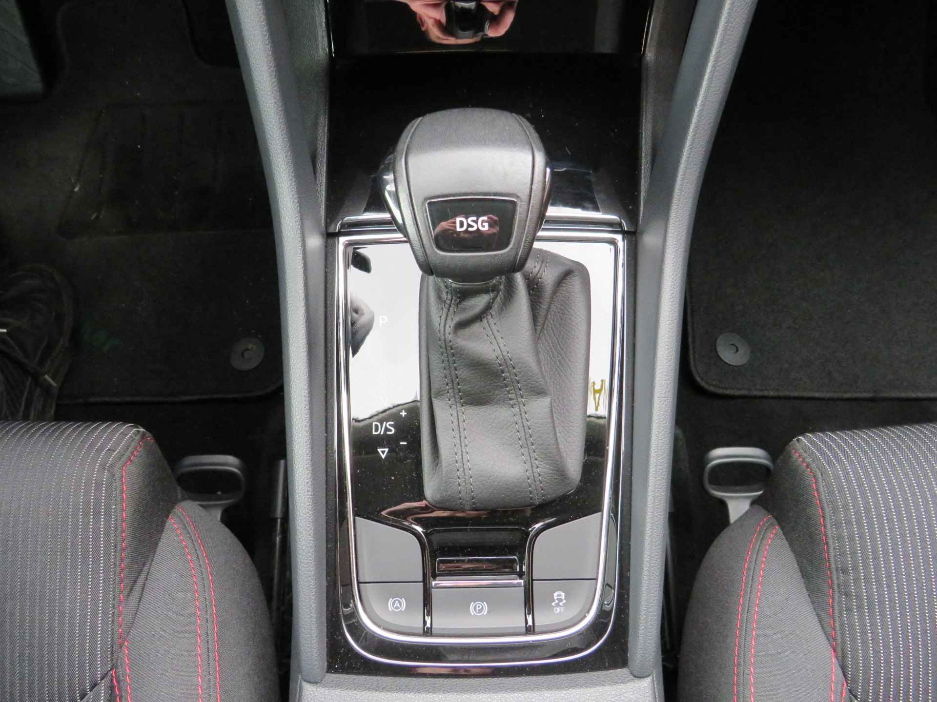 Škoda Karoq 1.0 TSI Style Business DSG Automaat | Clima-Airco | Apple carplay | Parkeersensoren | Incl. BOVAG Garantie | - 43/52