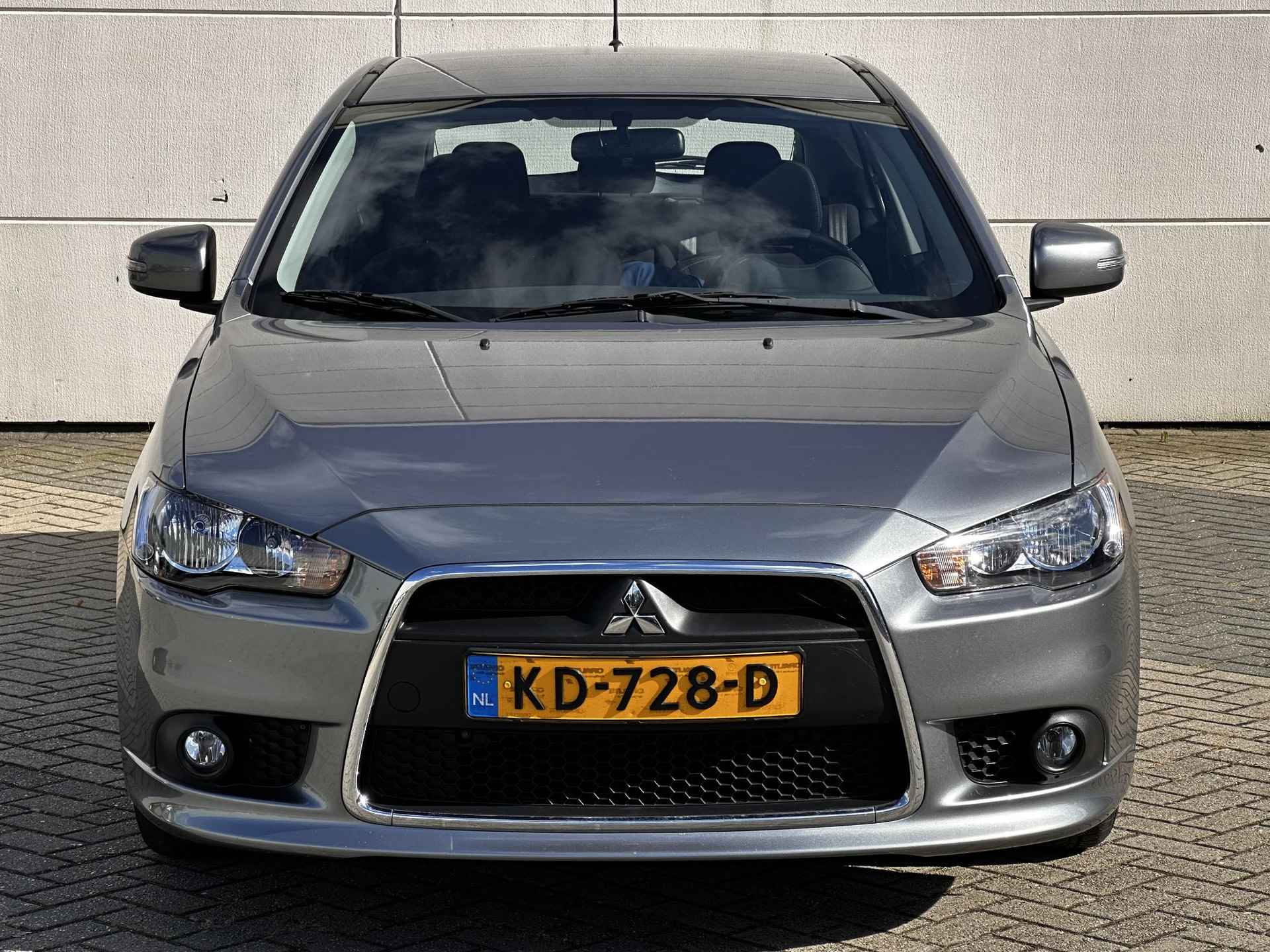 Mitsubishi Lancer Sportback 1.6 Limited Edition / Stoelverwarming / Trekhaak / vier-seizoensbanden / Climate Control / - 15/25