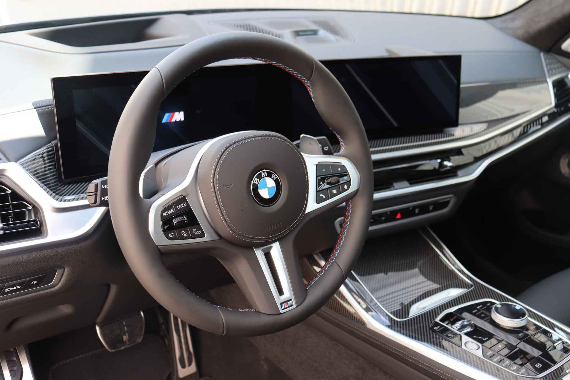 BMW X7 M60i xDrive High Executive Automaat / Panoramadak Sky Lounge / Massagefunctie / Bowers & Wilkins / Parking Assistant Professional / Active Steering / Stoelventilatie - 13/30