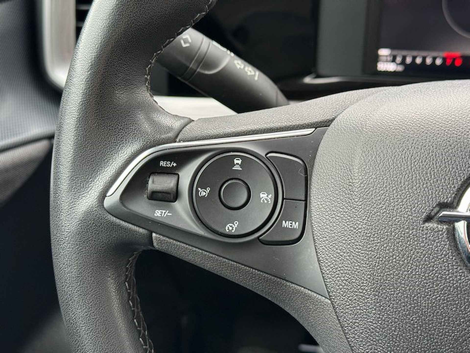 Opel Mokka 1.2 Turbo Business Edition met Navi/Camera, Adap.Cruise, Stoelverwarming - 19/25