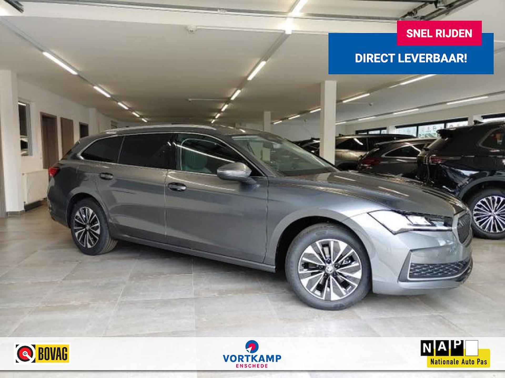 SKODA Superb 1.5 eTSI DSG SELECTION PANO-DAK/TREKHAAK/NAVI/ACC - 1/17