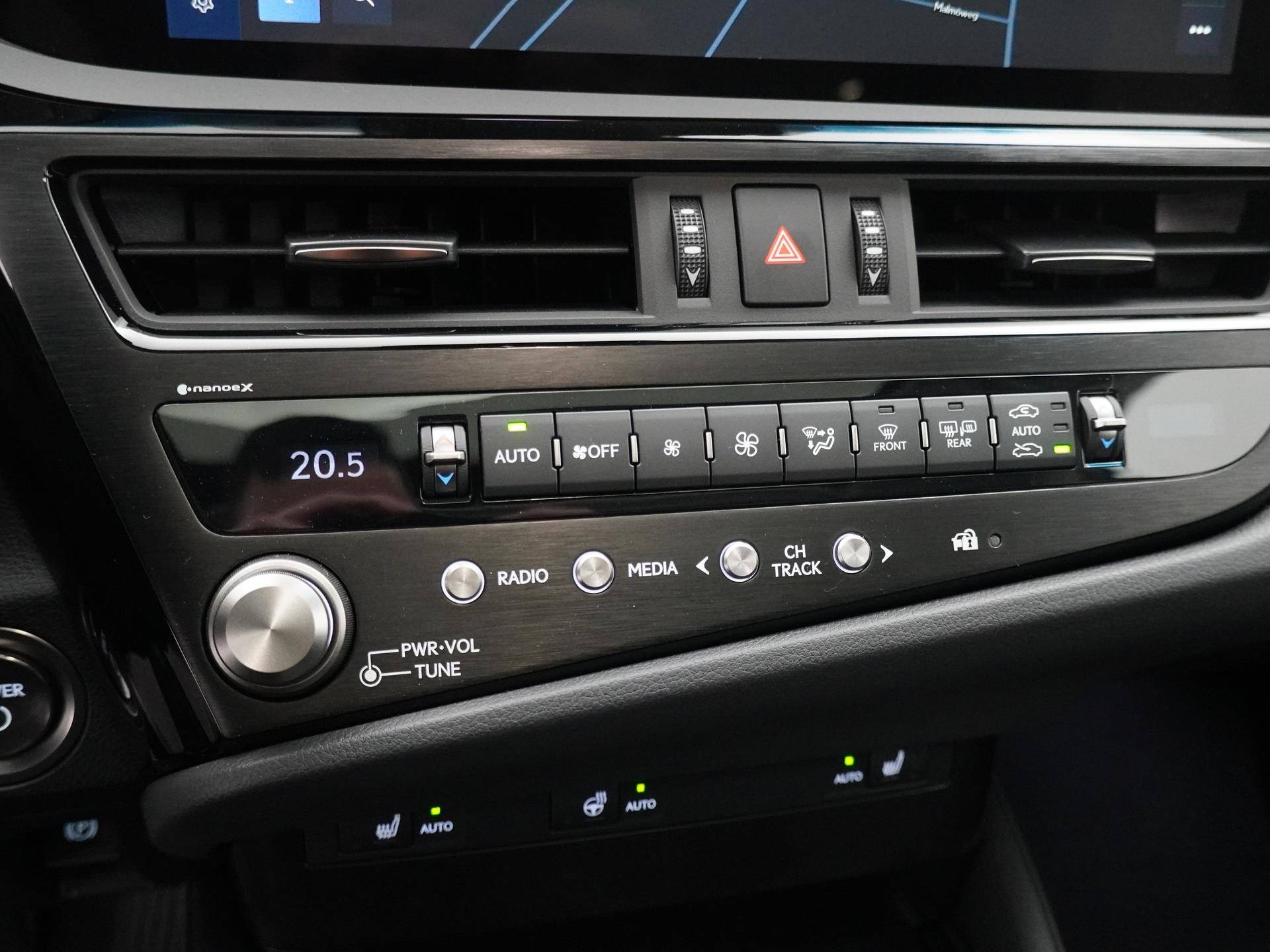 Lexus ES 300h F Sport Design | Lexus Premium Navigatiesysteem 12,3'' | Schuif/Kanteldak | Apple Carplay | - 7/26