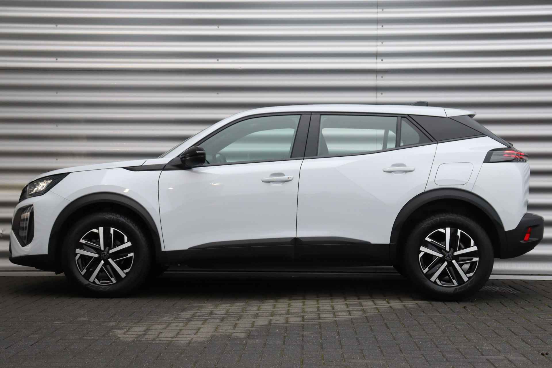 Peugeot 2008 1.2 PURETECH 100PK ACTIVE / NAVI / CLIMA / LED / PDC / CAMERA / BLUETOOTH / CRUISECONTROL / 1E EIGENAAR / NIEUWSTAAT !! - 2/36