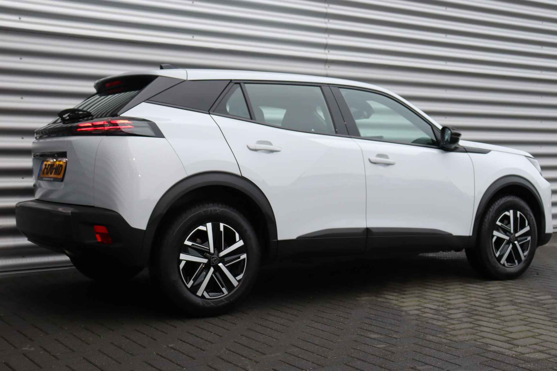 Peugeot 2008 1.2 PURETECH 100PK ACTIVE / NAVI / CLIMA / LED / PDC / CAMERA / BLUETOOTH / CRUISECONTROL / 1E EIGENAAR / NIEUWSTAAT !! - 7/36