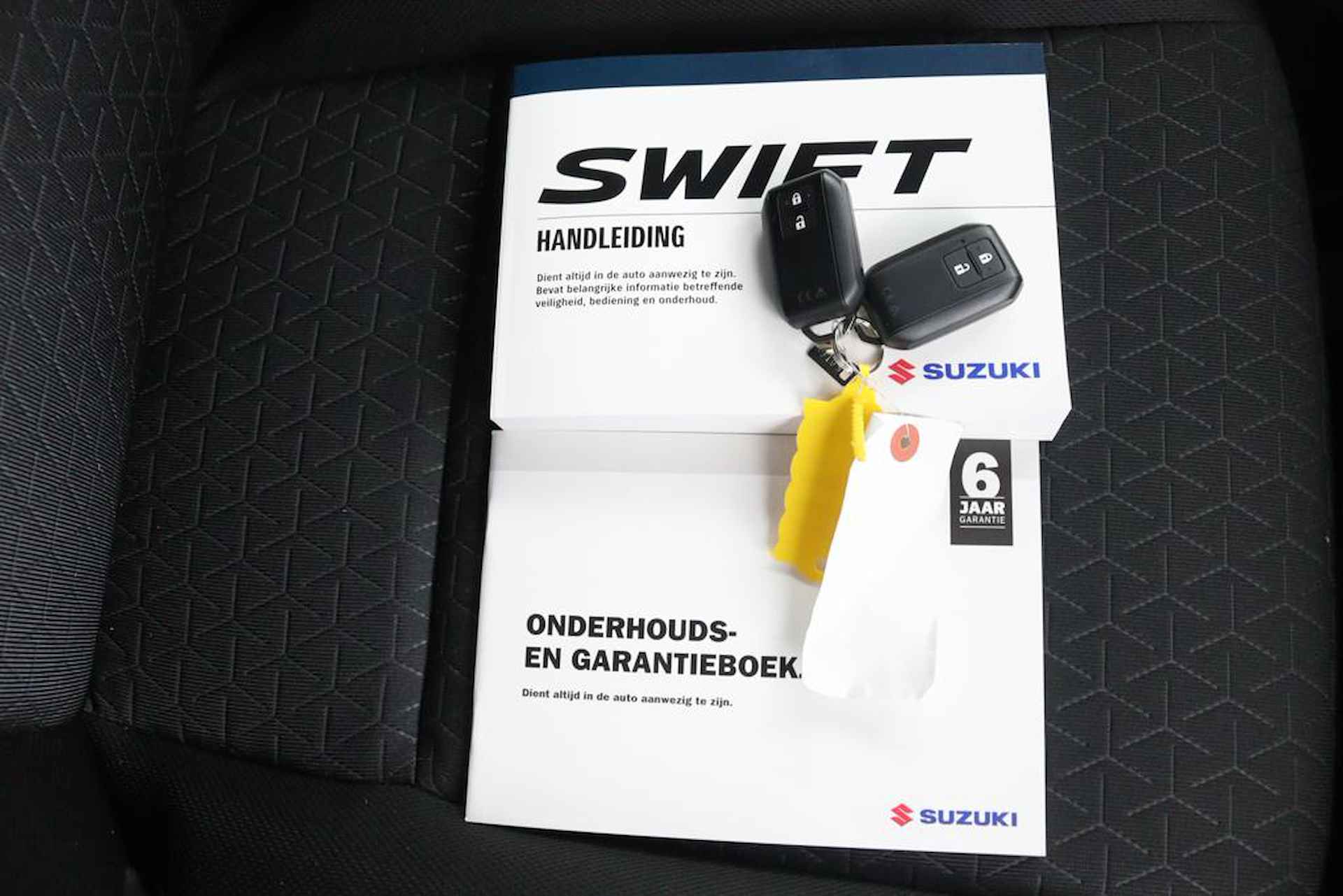 Suzuki Swift 1.2 Comfort Smart Hybrid | 17 Inch Velgen | Navigatie | Adaptieve Cruise Control | Parkeersensoren | DAB | - 26/46