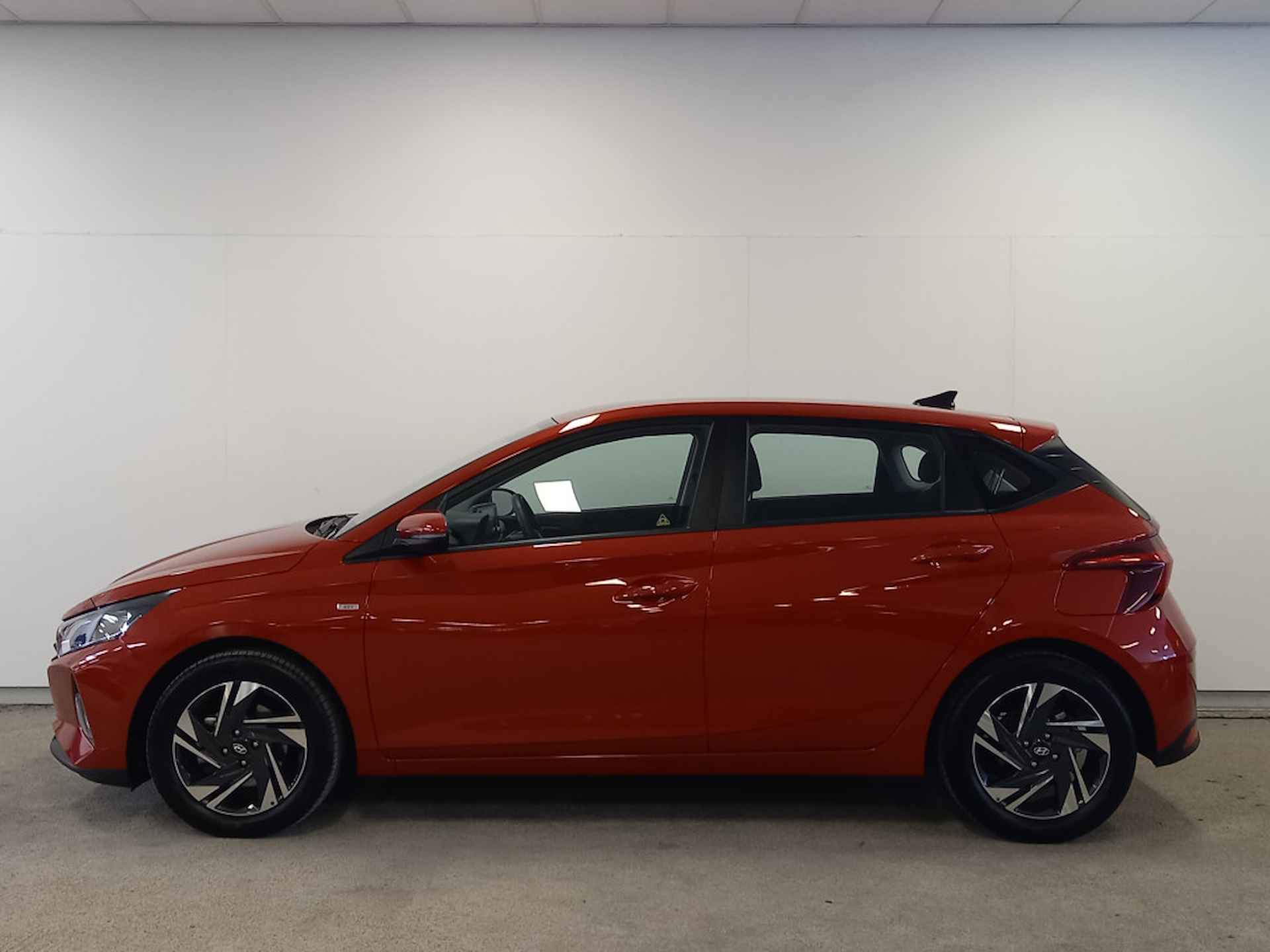 Hyundai i20 1.0 T-GDI Comfort | Camera | Apple Carplay | Lichtmetalen Velgen Auto staat in Moordrecht - 8/37