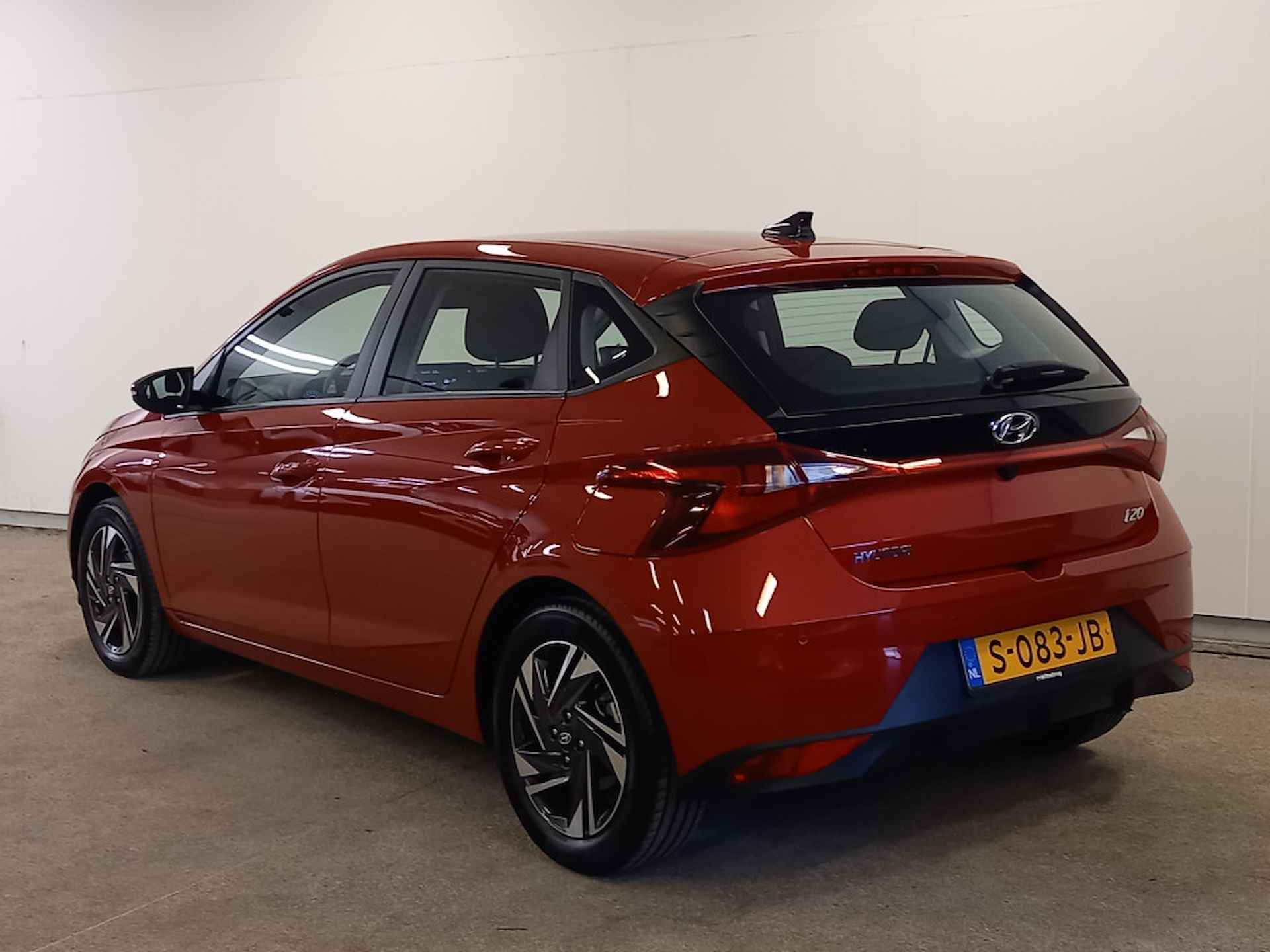 Hyundai i20 1.0 T-GDI Comfort | Camera | Apple Carplay | Lichtmetalen Velgen Auto staat in Moordrecht - 10/37