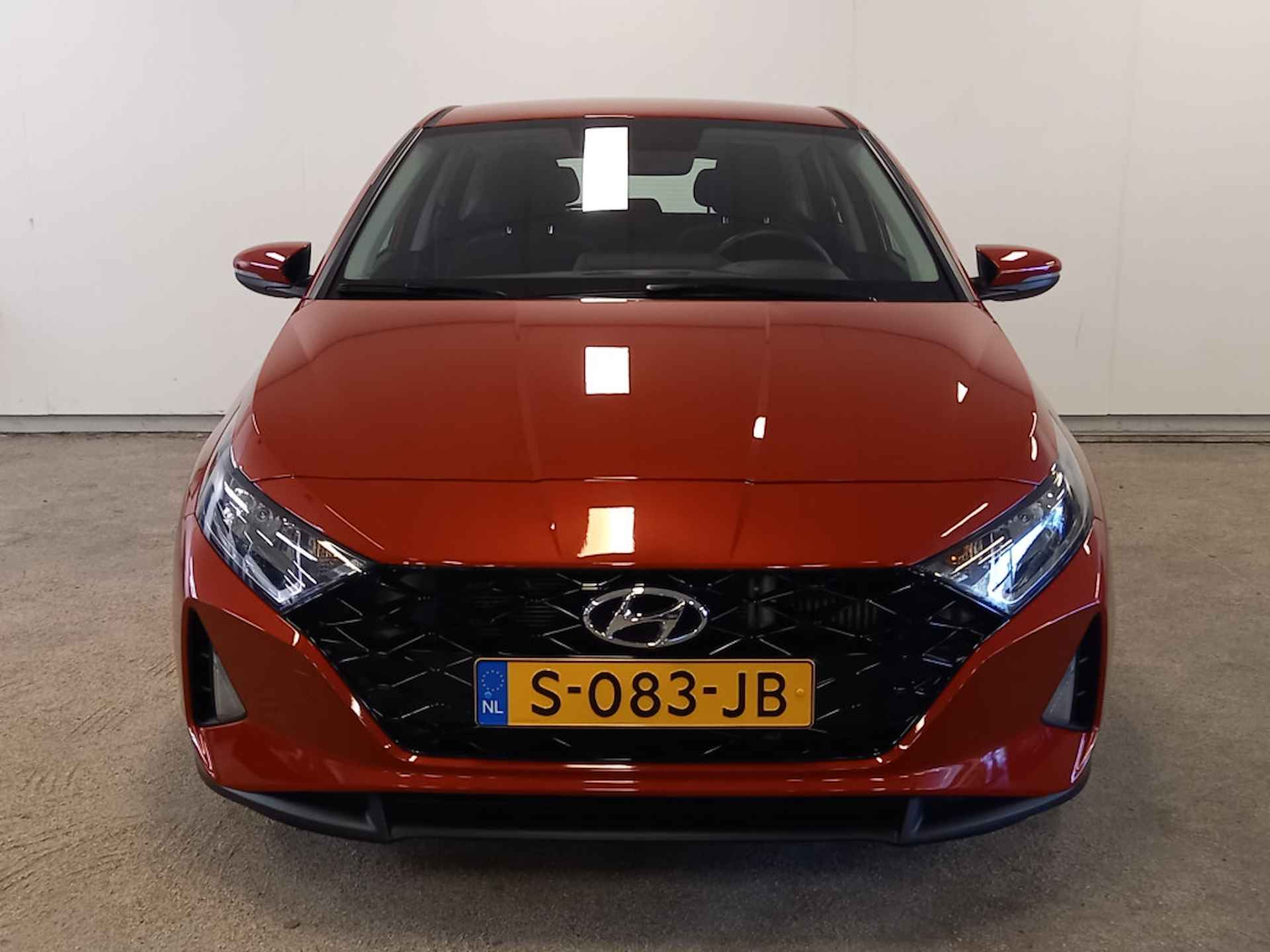 Hyundai i20 1.0 T-GDI Comfort | Camera | Apple Carplay | Lichtmetalen Velgen Auto staat in Moordrecht - 30/37