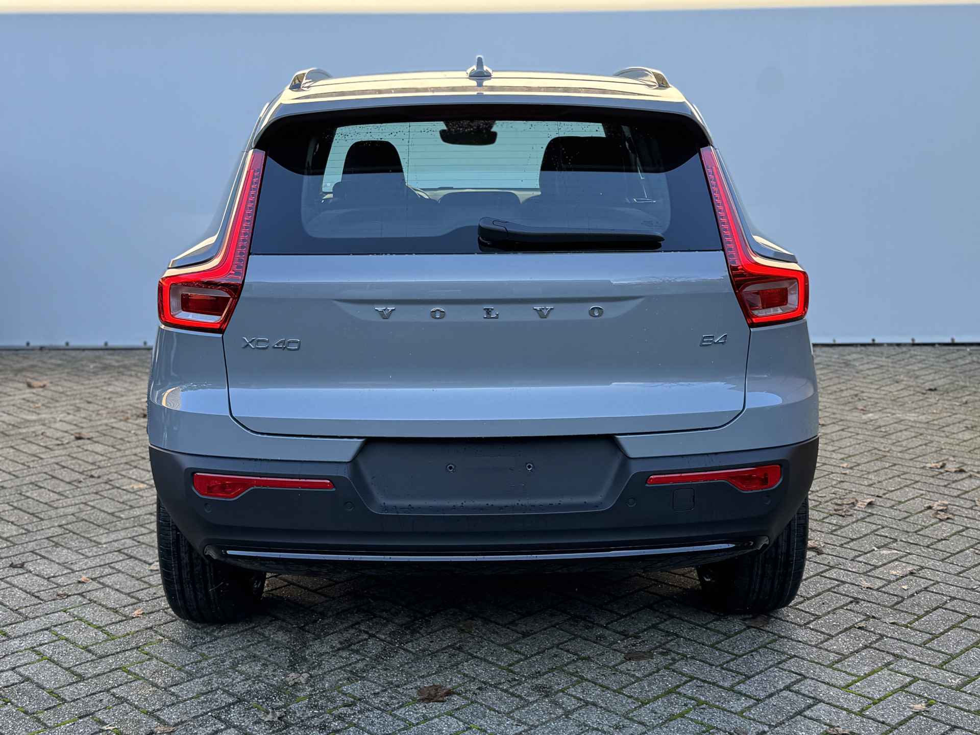 Volvo XC40 2.0 B4 Automaat Plus Dark Panoramadak | 360 Camera | 19 inch wielen - 4/30