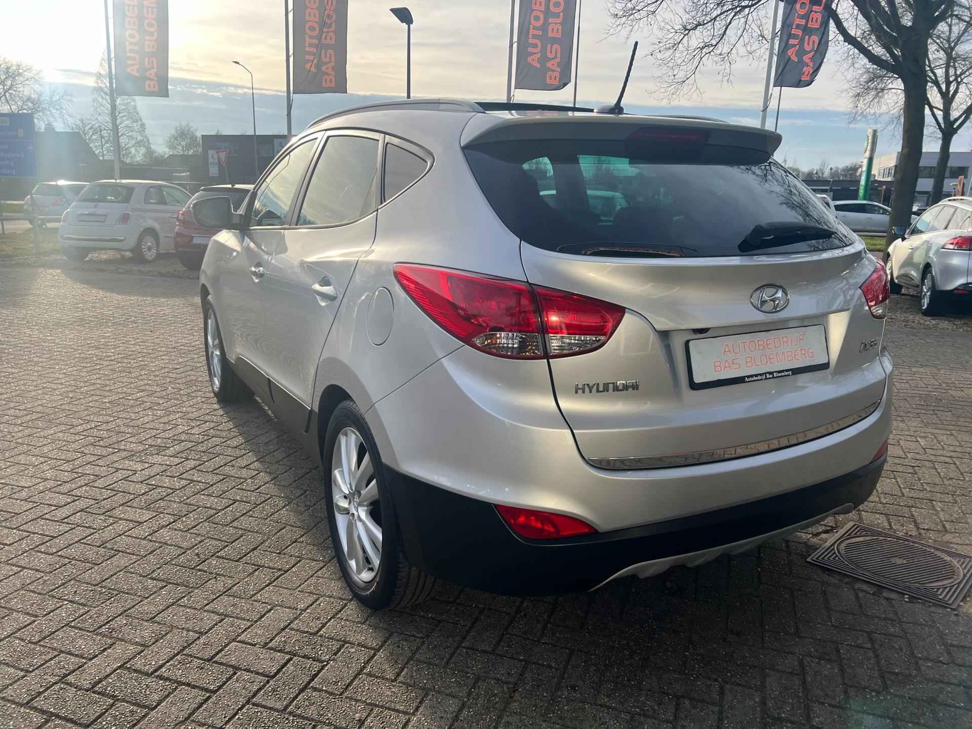 Hyundai Ix35 2.0i i-Catcher, Automaat, Navigatie, panodak, Clima, Bluetooth, etc - 4/23