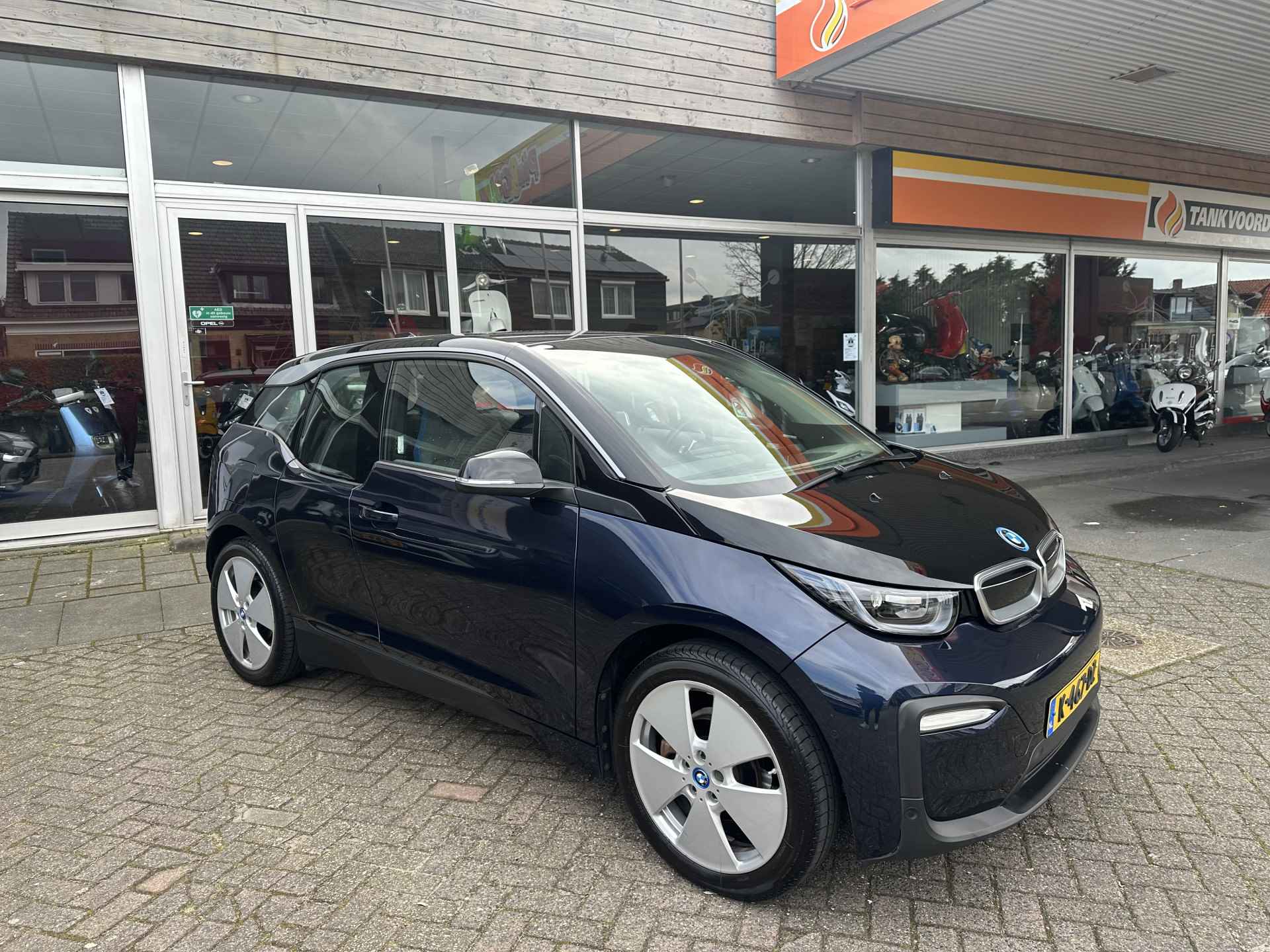 BMW i3 Basis 120Ah 42 kWh Ontvang nu € 2.000 subsidie Parkeer sensors voor en achter/Achteruit rij camera/Navi - 7/34