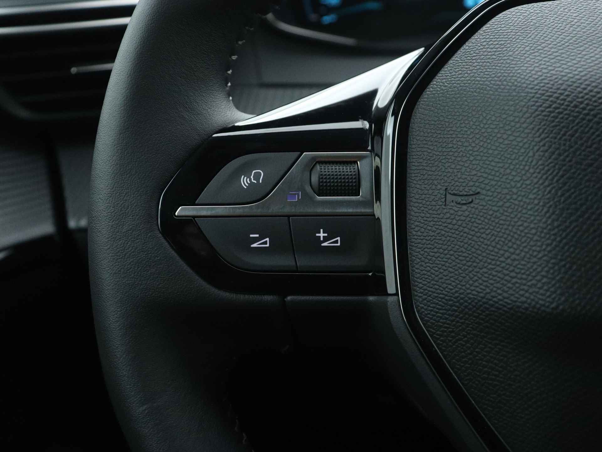 Peugeot e-208 Allure Limited | 136Pk | Navigatie | Parkeersensoren achter | Lichtmetalen velgen | - 21/43