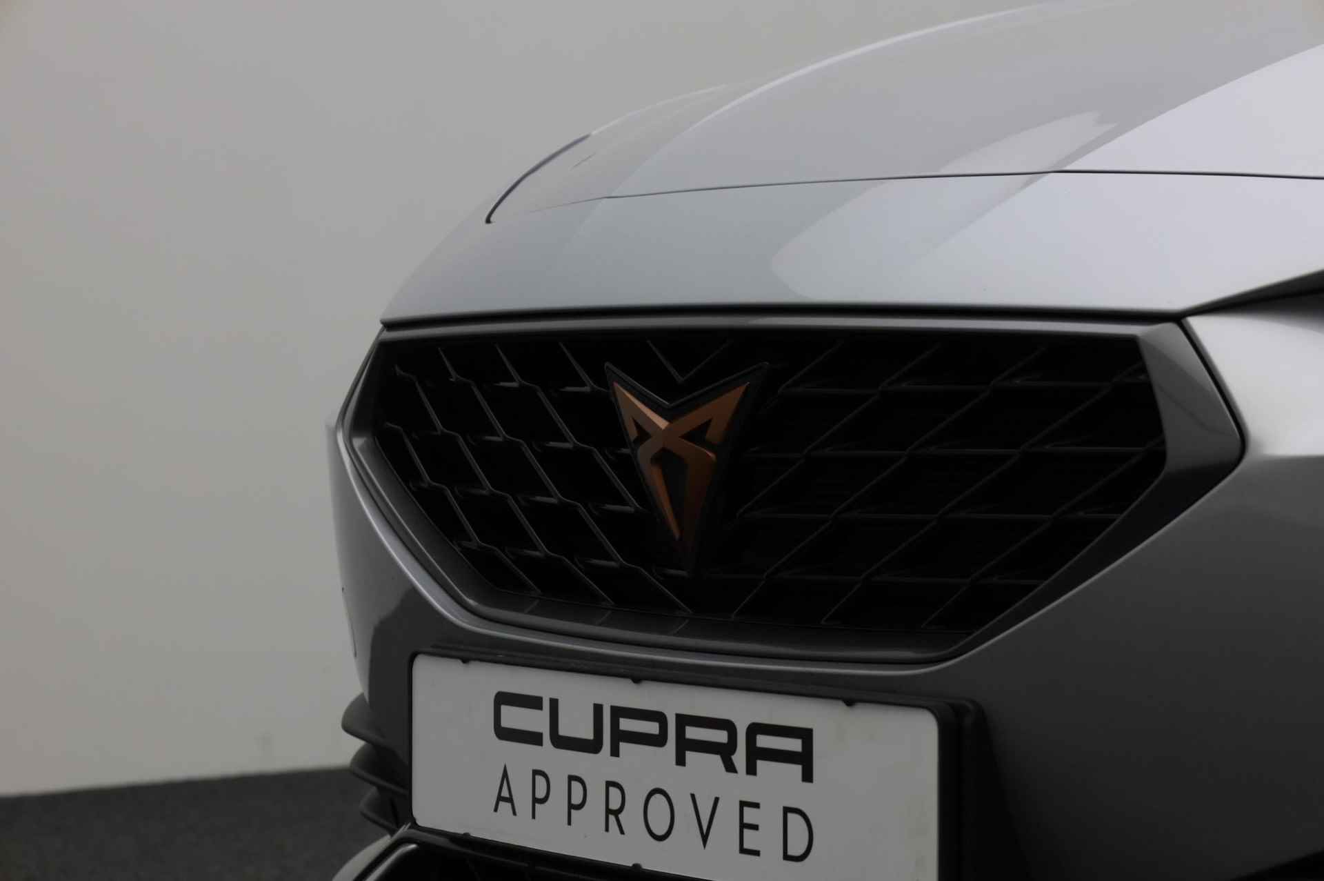 CUPRA Leon 1.4 Hybrid 245 pk DSG VZ Performance | Panoramadak | Adaptief sportonderstel | Navigatie | Keyless Entry - 36/44