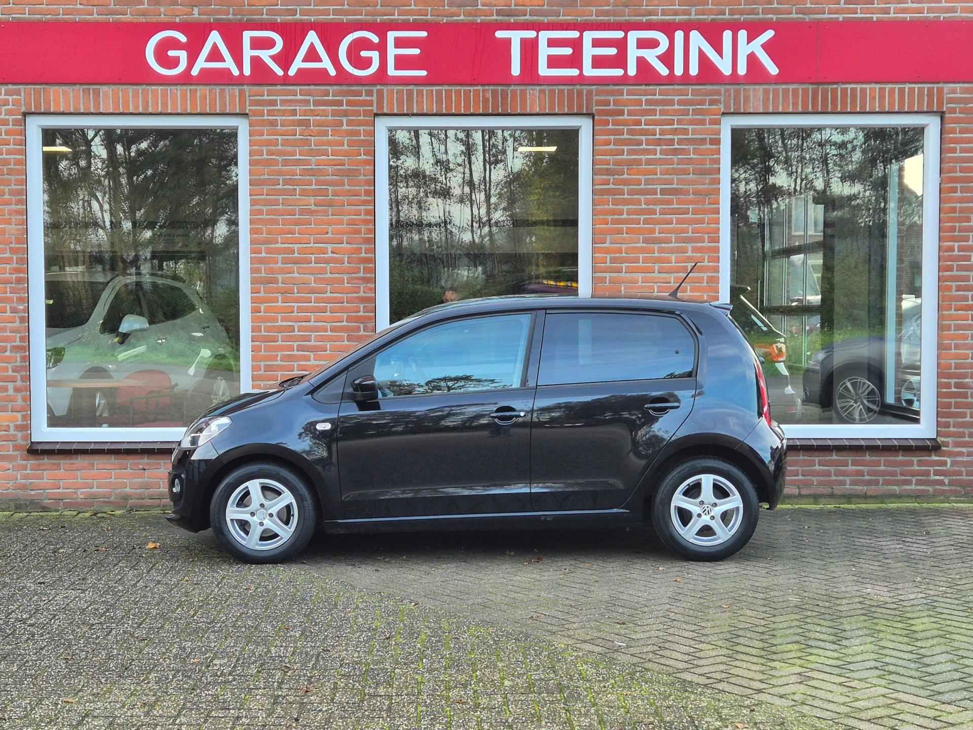 Volkswagen Up! 1.0 high up! BlueMotion 60PK 5drs airco, cruise, navi, pdc, lmv RIJKLAAR - 15/18