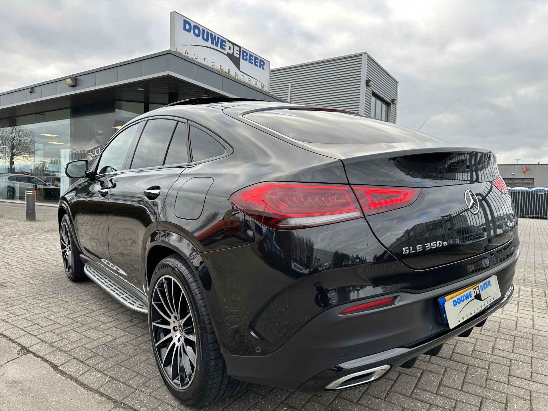 Mercedes-Benz GLE Coupé 350 e 4MATIC AMG Pano-Dak | Memory | Burmester | Luchtvering | Stoelventilatie | 360-Camera | Night - 2/33