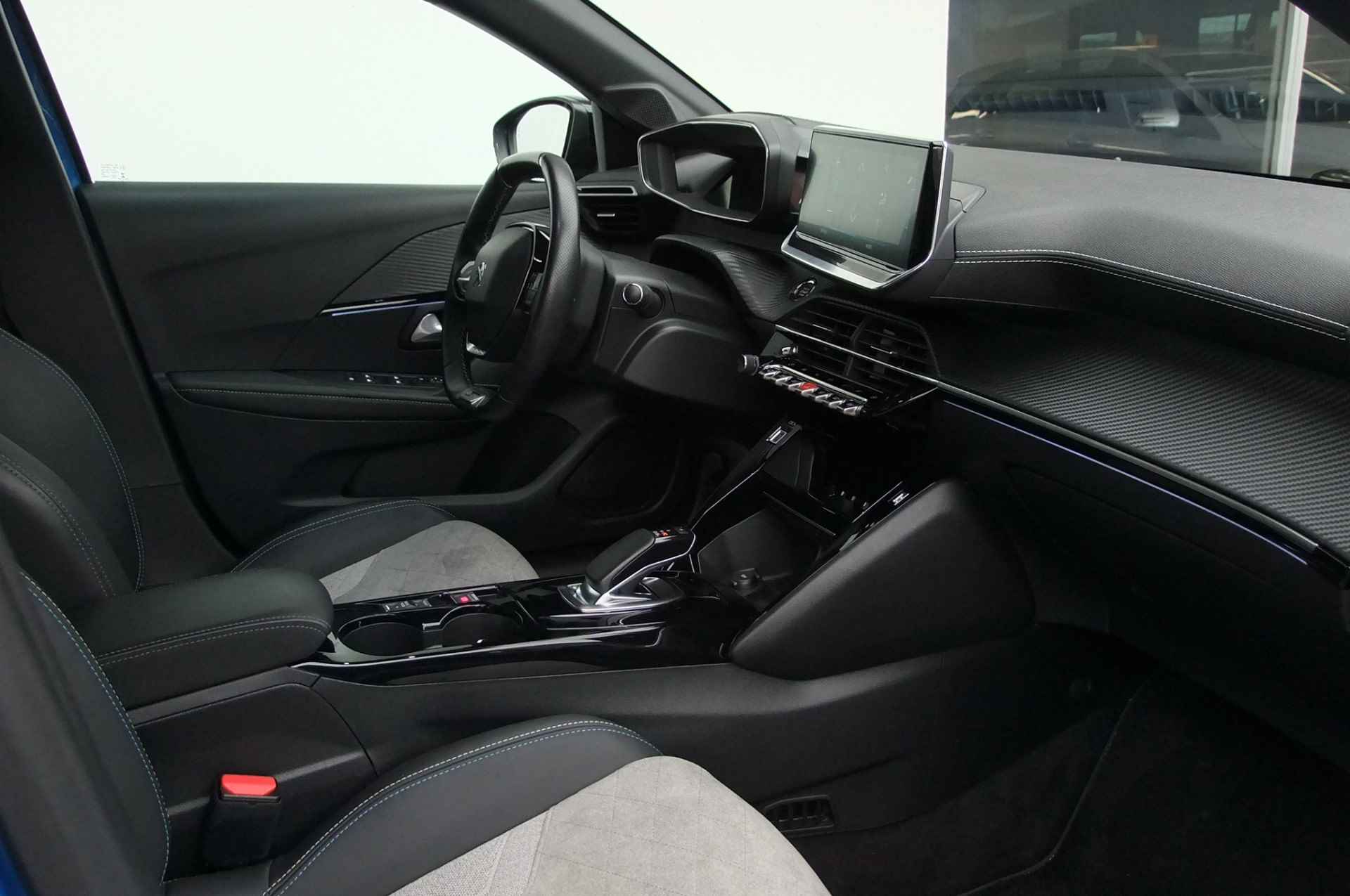 Peugeot e-208 EV GT Pack 50 kWh / BTW auto / 3FASE / camera/ stoelverwarming/ dodehoek - 20/30