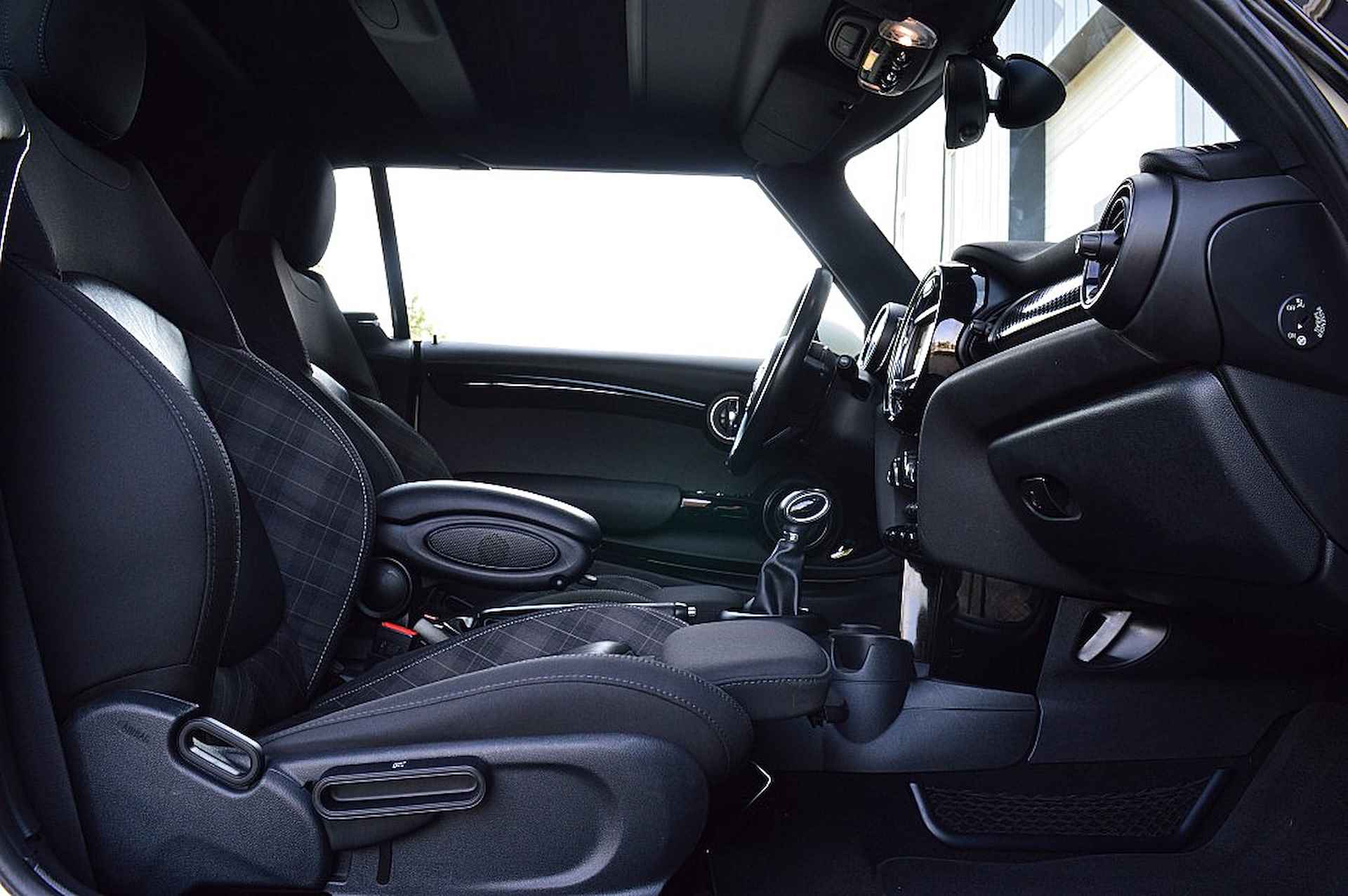 MINI Cabrio 2.0 Cooper S Chili Rijklaarprijs-Garantie Navigatie Led Leder/Stof Sport interieur - 15/35
