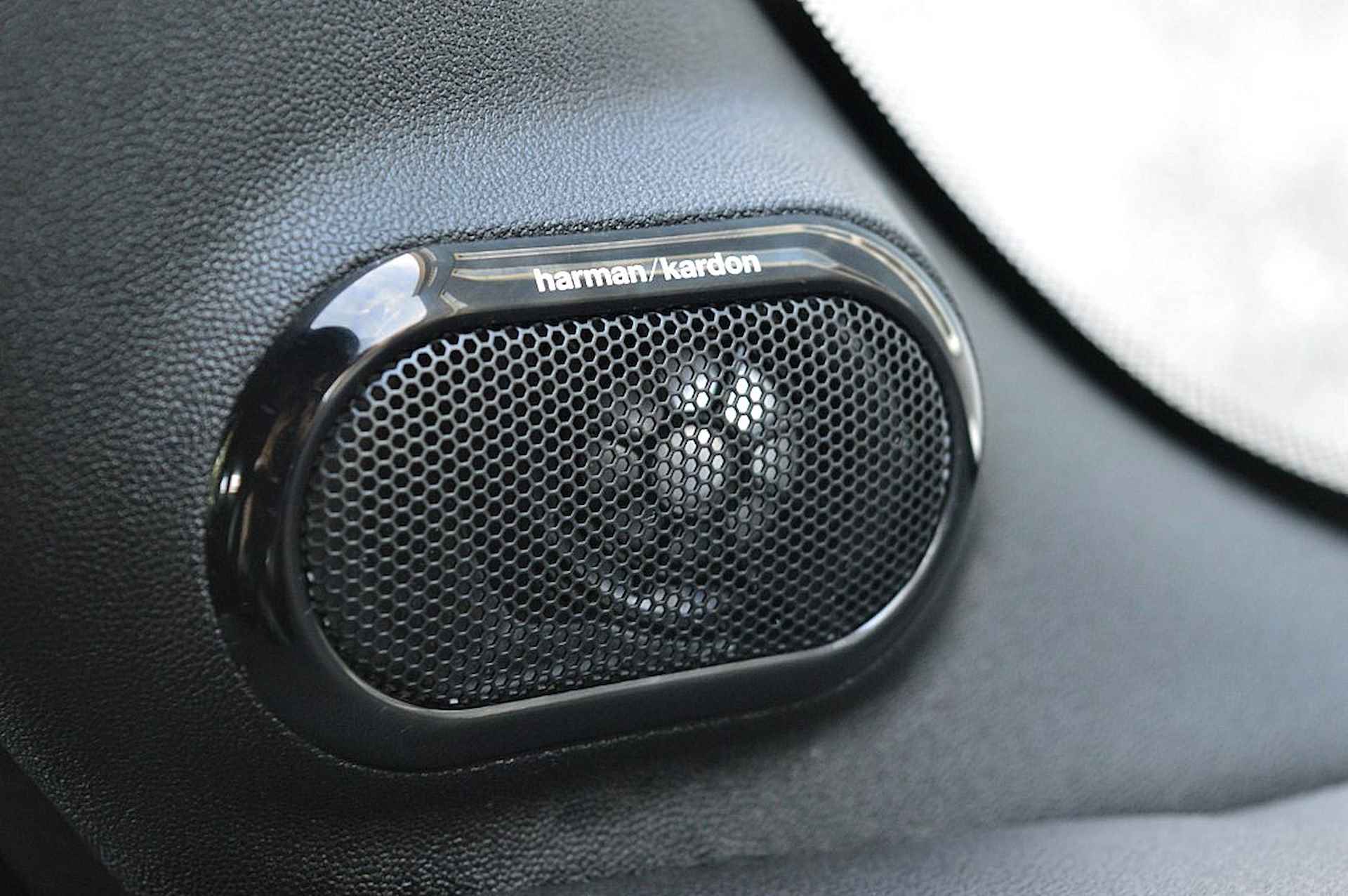 MINI Cabrio 2.0 Cooper S Chili Rijklaarprijs-Garantie Navigatie Led Leder/Stof Sport interieur - 34/35