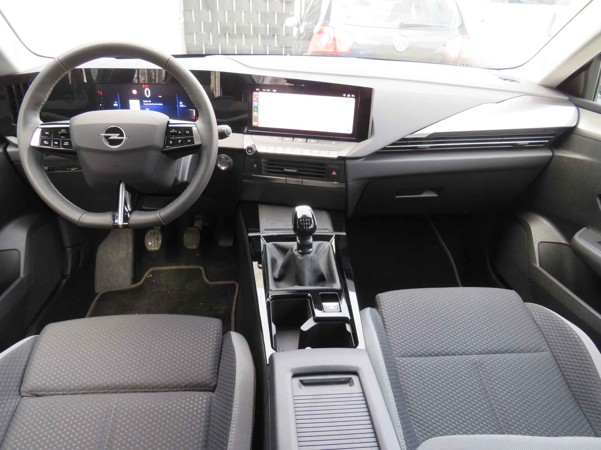 Opel Astra 1.2 TurboEdition clima/cruise/16"LM pdc/winterpakket/zwart dak - 7/28