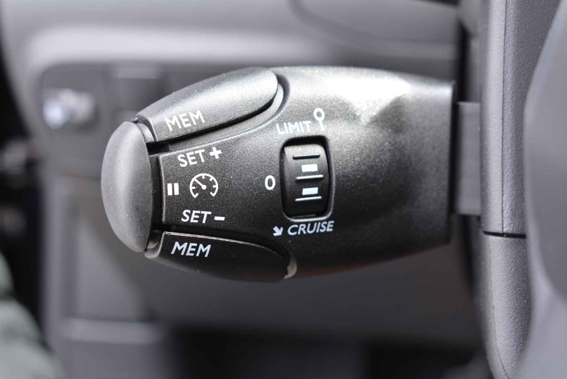 Citroen C3 1.2 83pk Max | Navigatie | Keyless Entry | Achteruitrijcamera - 37/47