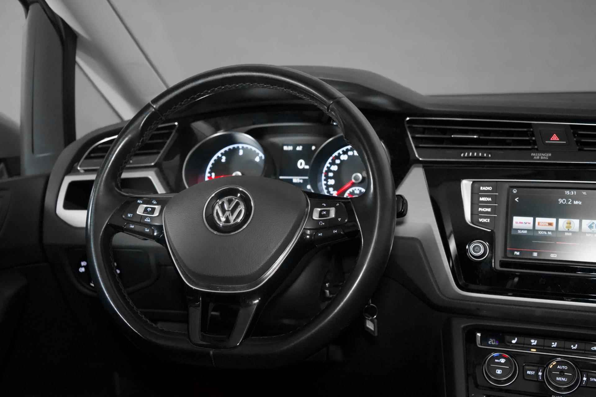 Volkswagen Touran 1.6 TDI SCR Highline - 11/23