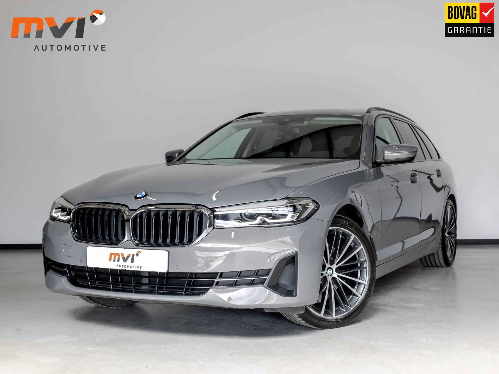 BMW 5-serie Touring 520d High Executive Edition / 190pk / Panoramadak / Trekhaak / Apple Carplay - 1/43