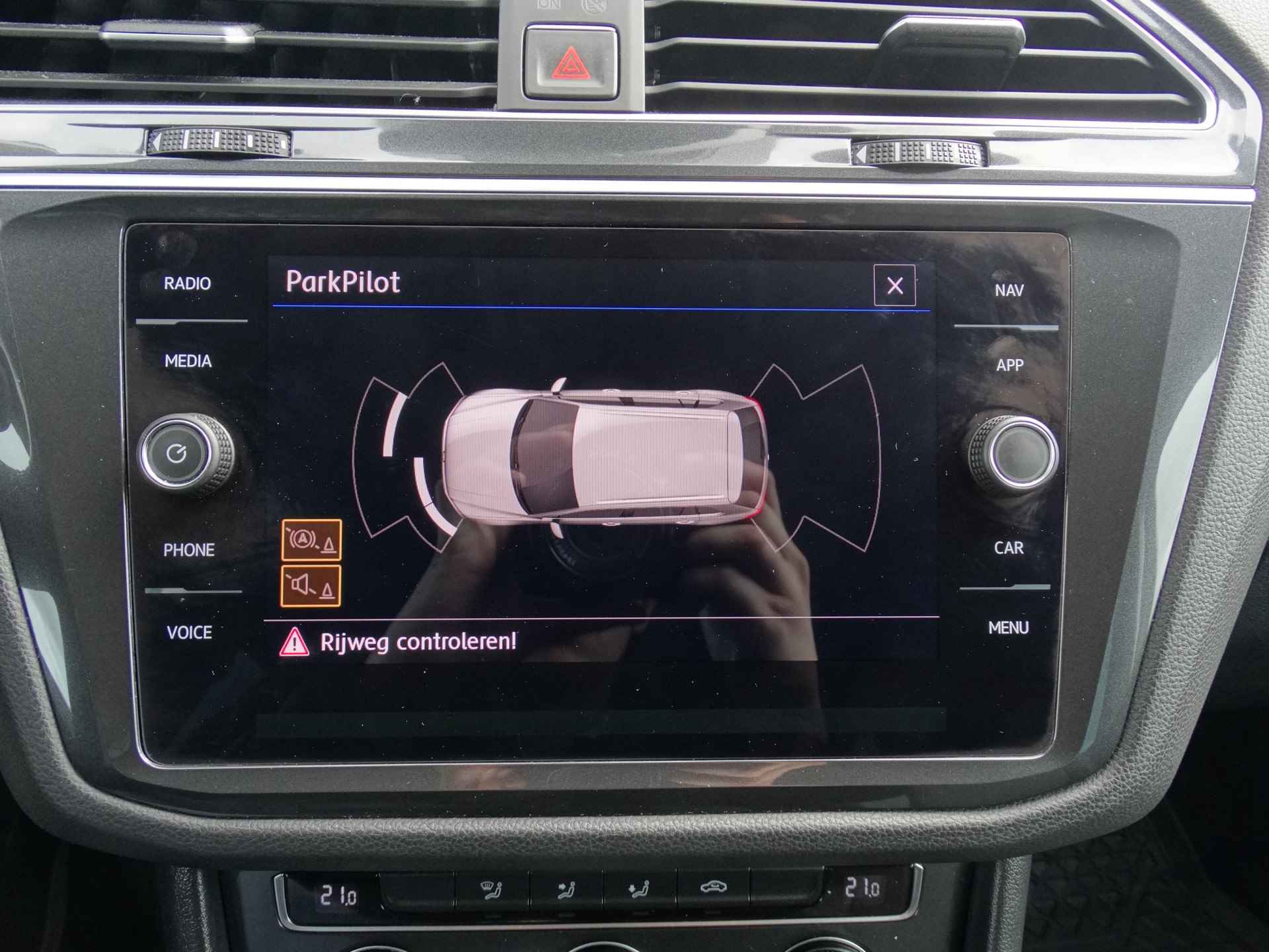 Volkswagen Tiguan 1.4 TSI 150 PK Comfortline Business | Carplay / Android Auto | Cruise control adaptief | Climate control - 26/28