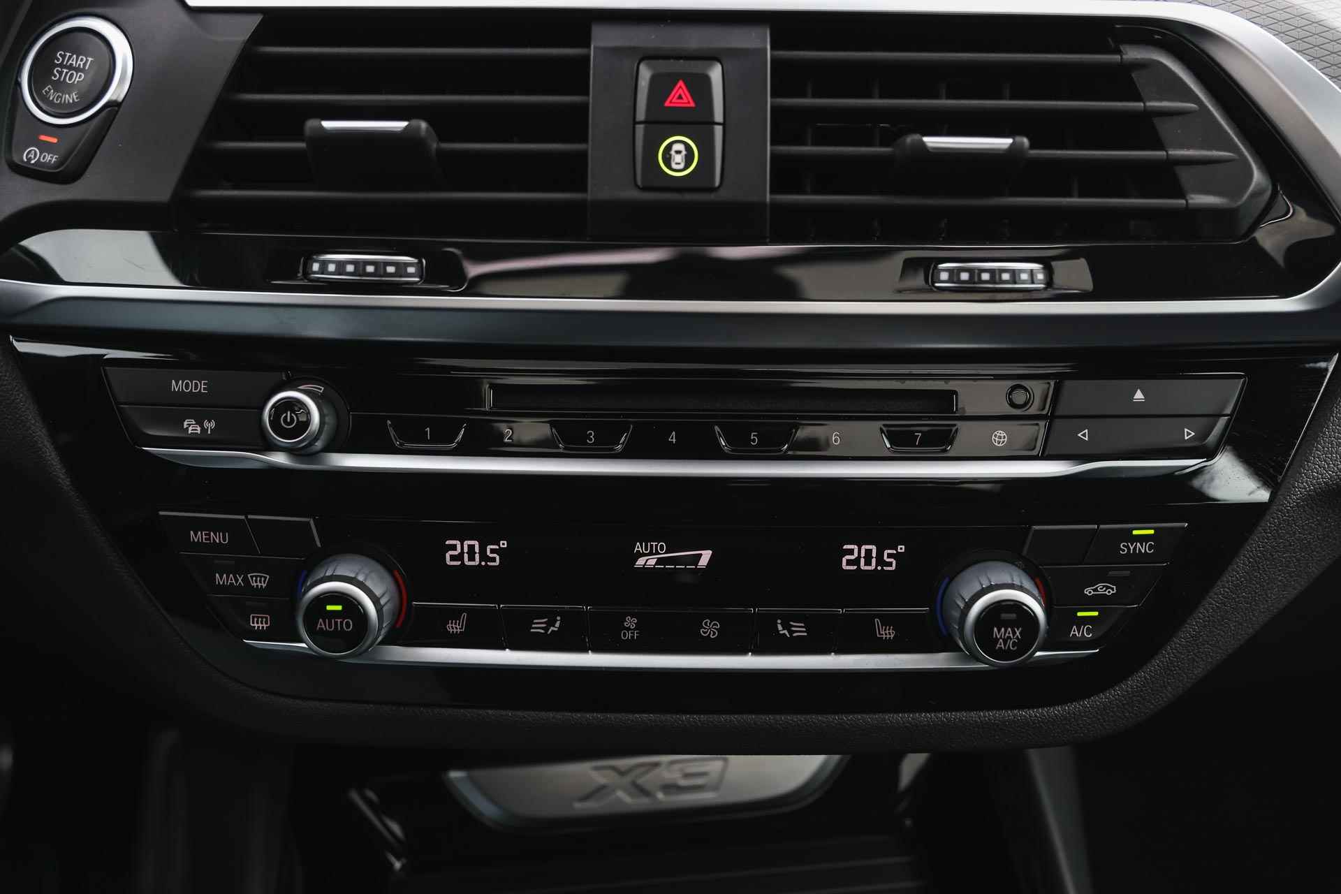 BMW X3 xDrive20i High Executive M Sport Automaat / Panoramadak / Sportstoelen / LED / Head-Up / Navigatie Professional / Stoelverwarming / M Sportonderstel - 15/32