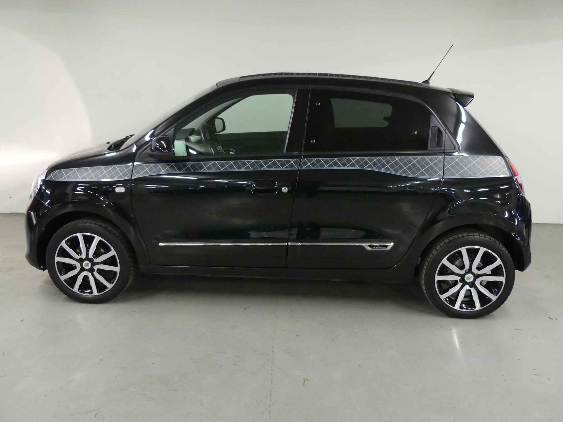 Renault Twingo SCe 70 La Parisienne | Vouwdak | Climate Control | Radio Connect R & GO | Lichtmetalen Velgen | Cruise Control | Parkeersensoren - 6/24