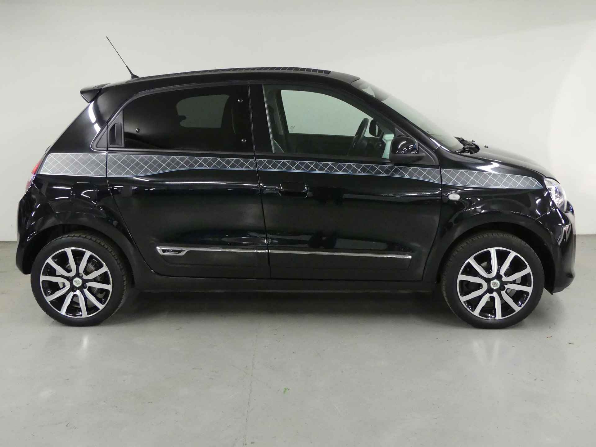 Renault Twingo SCe 70 La Parisienne | Vouwdak | Climate Control | Radio Connect R & GO | Lichtmetalen Velgen | Cruise Control | Parkeersensoren - 7/24