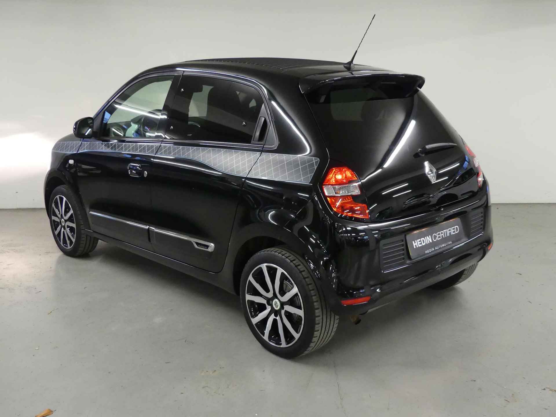 Renault Twingo SCe 70 La Parisienne | Vouwdak | Climate Control | Radio Connect R & GO | Lichtmetalen Velgen | Cruise Control | Parkeersensoren - 8/24