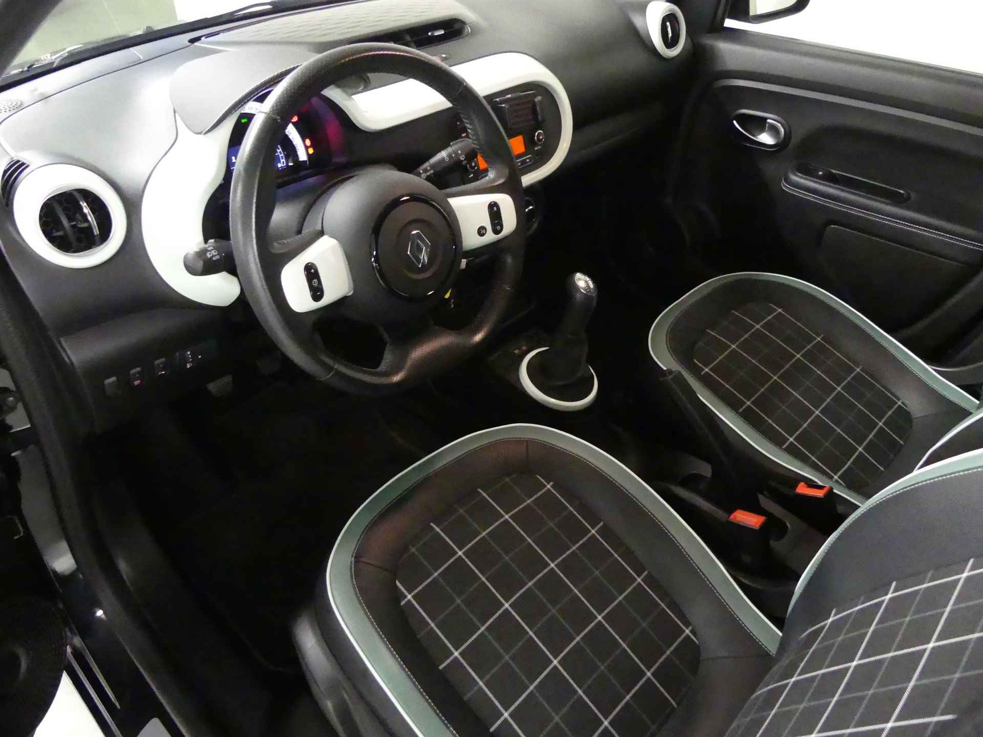 Renault Twingo SCe 70 La Parisienne | Vouwdak | Climate Control | Radio Connect R & GO | Lichtmetalen Velgen | Cruise Control | Parkeersensoren - 12/24