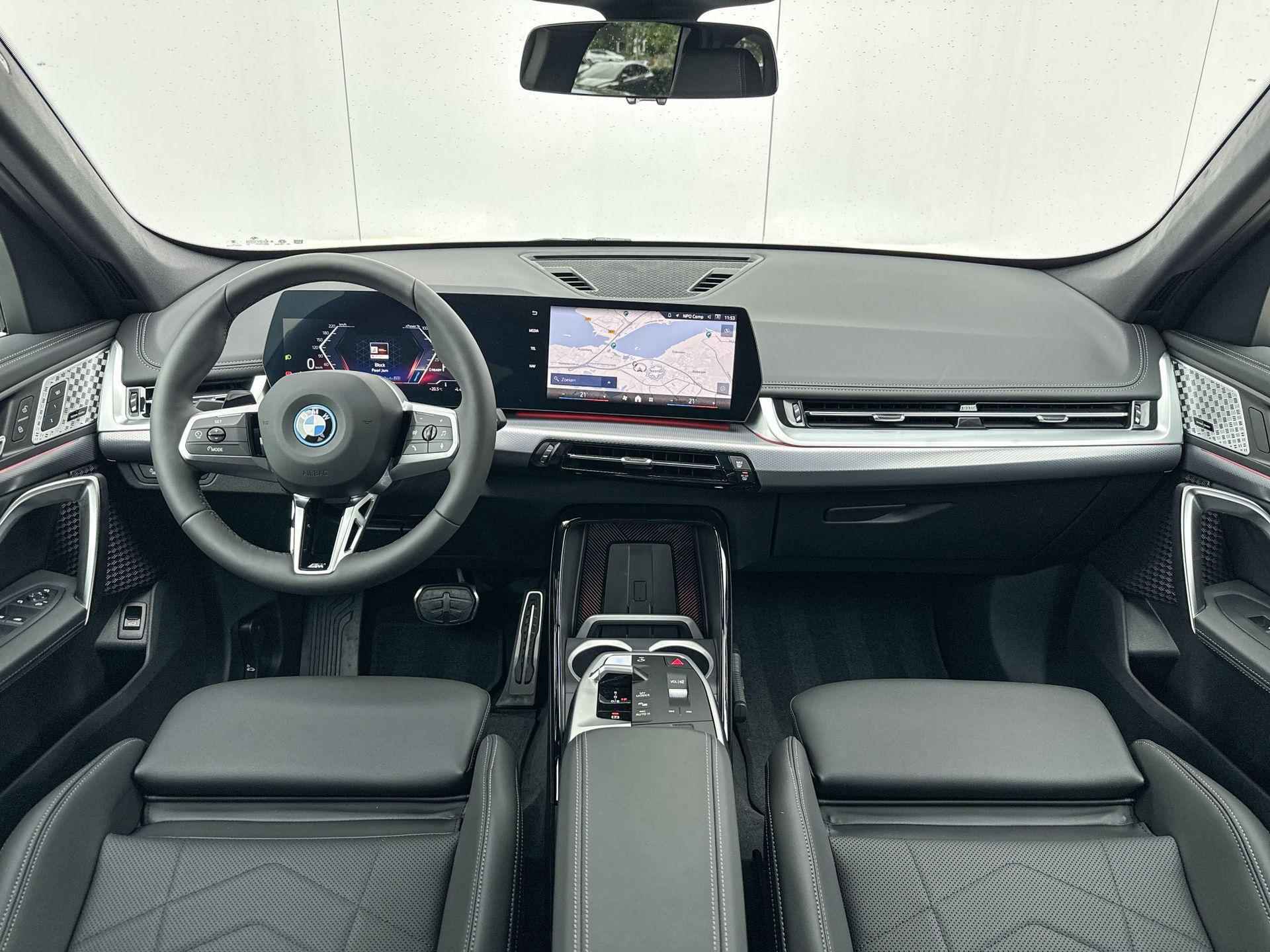 BMW iX1 eDrive20 67 kWh - 7/24