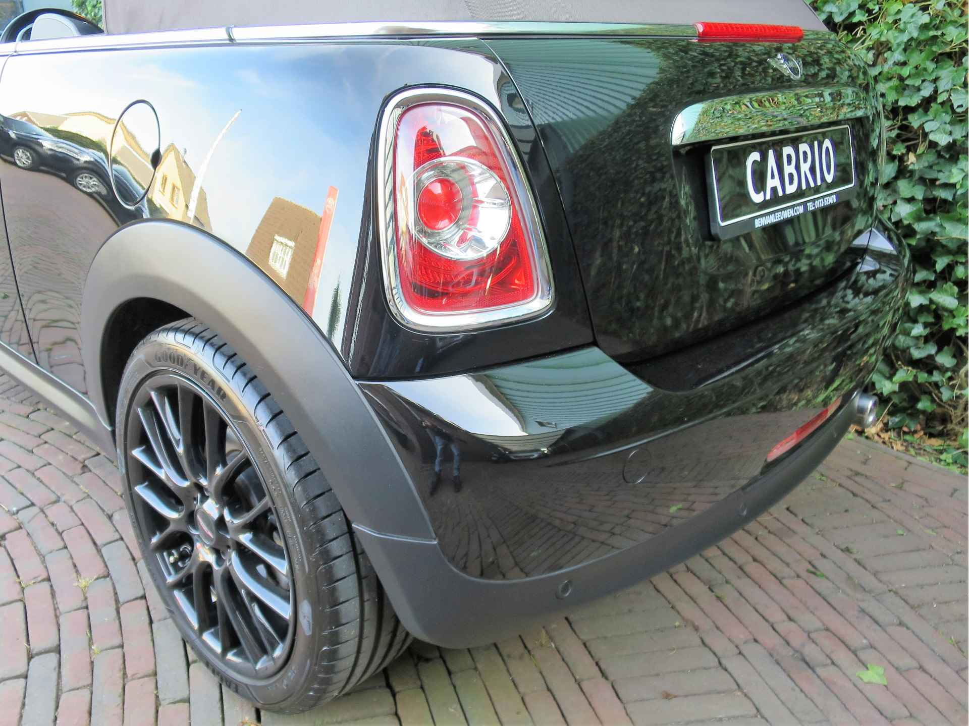 MINI Cabrio 1.6 Cooper Chili R57 LCI met Navi, Xenon, Keyless, leer/stof en 17" - 30/59