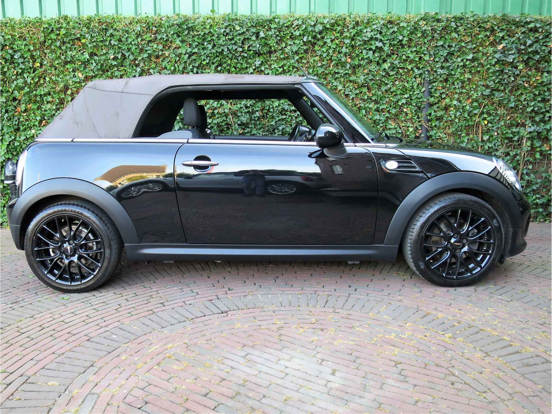 MINI Cabrio 1.6 Cooper Chili R57 LCI met Navi, Xenon, Keyless, leer/stof en 17" - 42/59