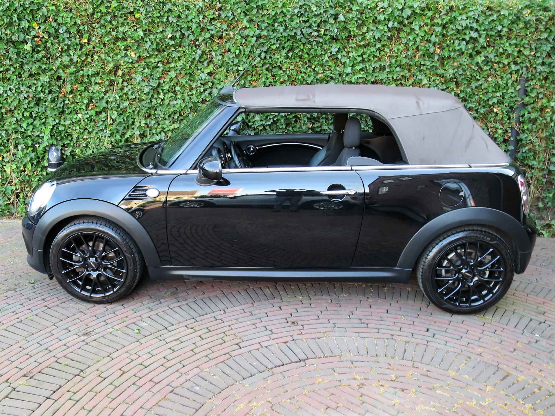 MINI Cabrio 1.6 Cooper Chili R57 LCI met Navi, Xenon, Keyless, leer/stof en 17" - 58/59