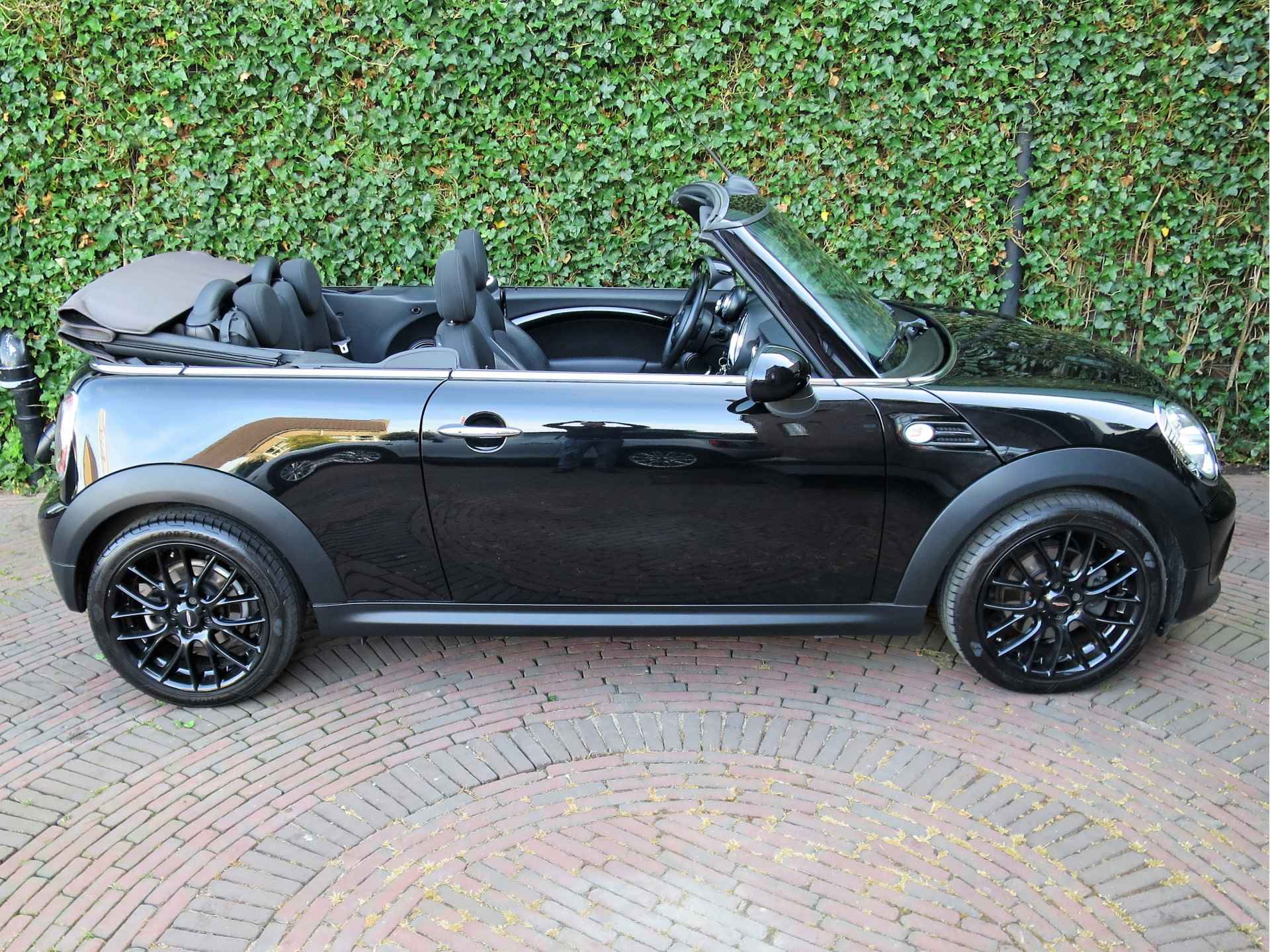 MINI Cabrio 1.6 Cooper Chili R57 LCI met Navi, Xenon, Keyless, leer/stof en 17" - 59/59