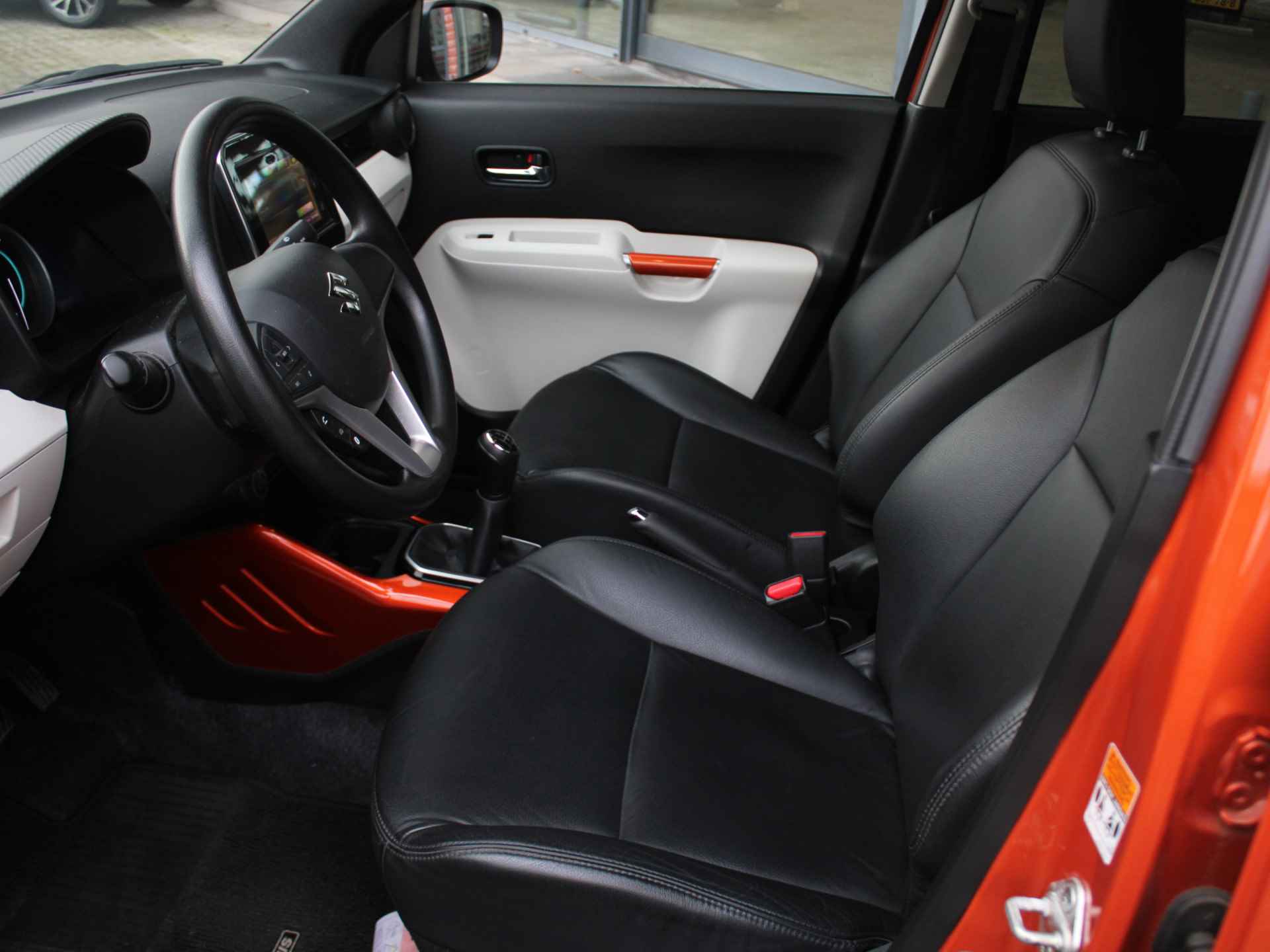 Suzuki Ignis 1.2 Smart Hybrid Select Lederen bekleding! Achteruitrijcamera, Airco, Elektrische Ramen, Bluetooth, Voorstoelen Verwarmd - 15/25