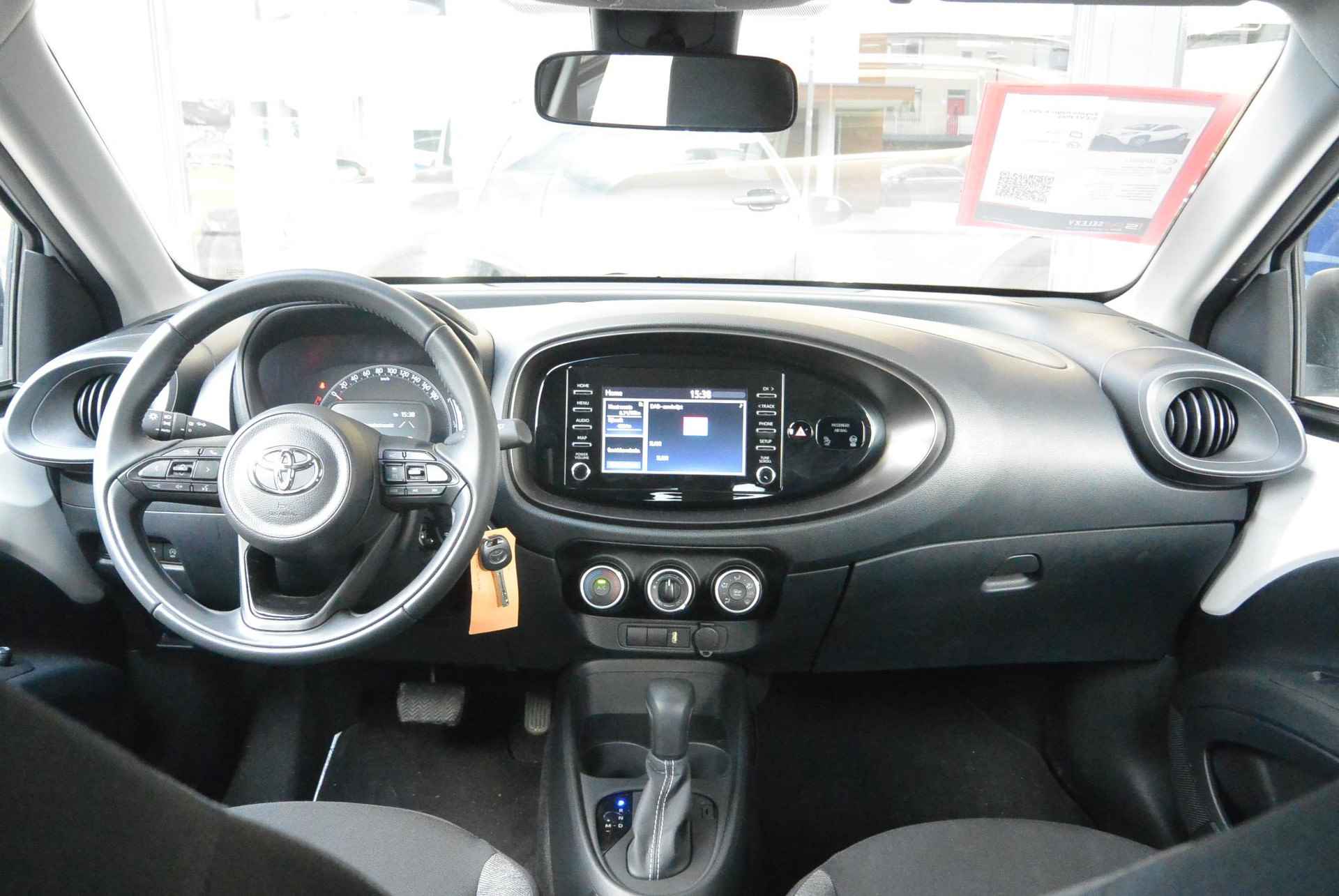 Toyota Aygo X 1.0 VVT-i 72pk S-CVT Play │ Automaat │ Apple CarPlay & Android Auto™ - 4/14