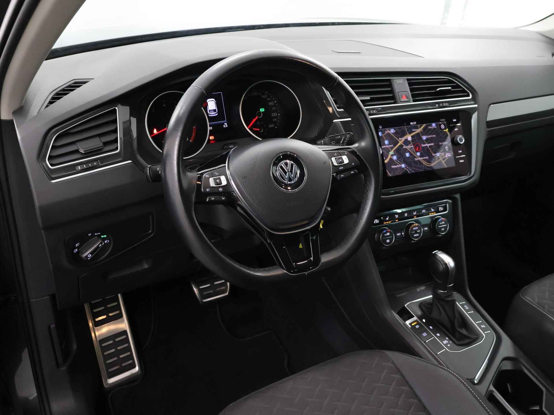 Volkswagen Tiguan 1.5 TSI ACT Highline Business R | Navigatie | Parkeersensoren | Stoelverwarming | Adaptive Cruise Control | Climate Control | Trekhaak | - 8/39