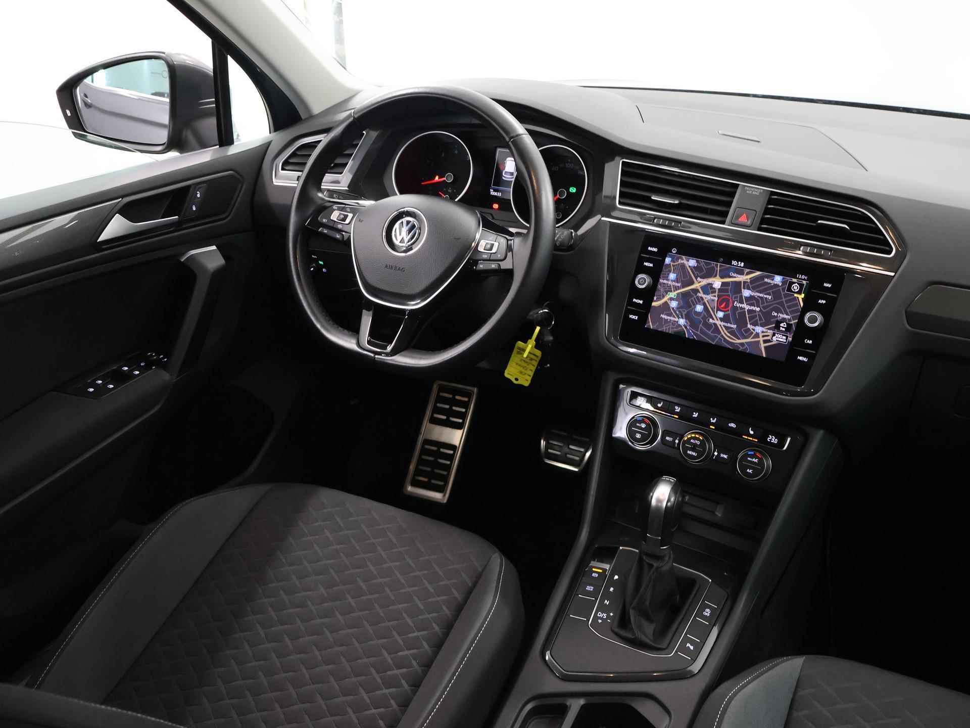 Volkswagen Tiguan 1.5 TSI ACT Highline Business R | Navigatie | Parkeersensoren | Stoelverwarming | Adaptive Cruise Control | Climate Control | Trekhaak | - 10/39