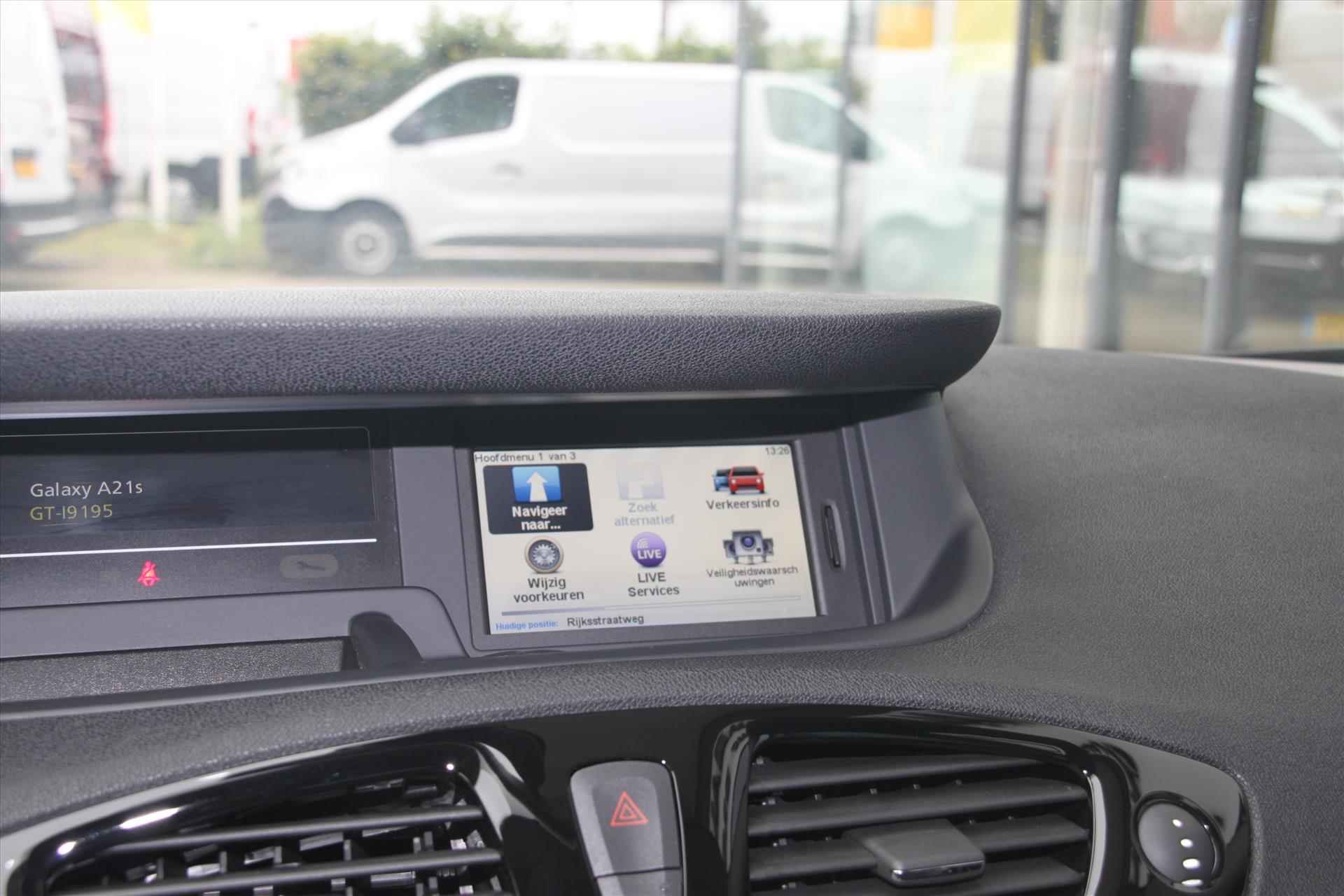 RENAULT Scenic 115PK-BOSE-84DKM-NAVI-CRUISE-CLIMA-PDC-KEURIG- - 7/24