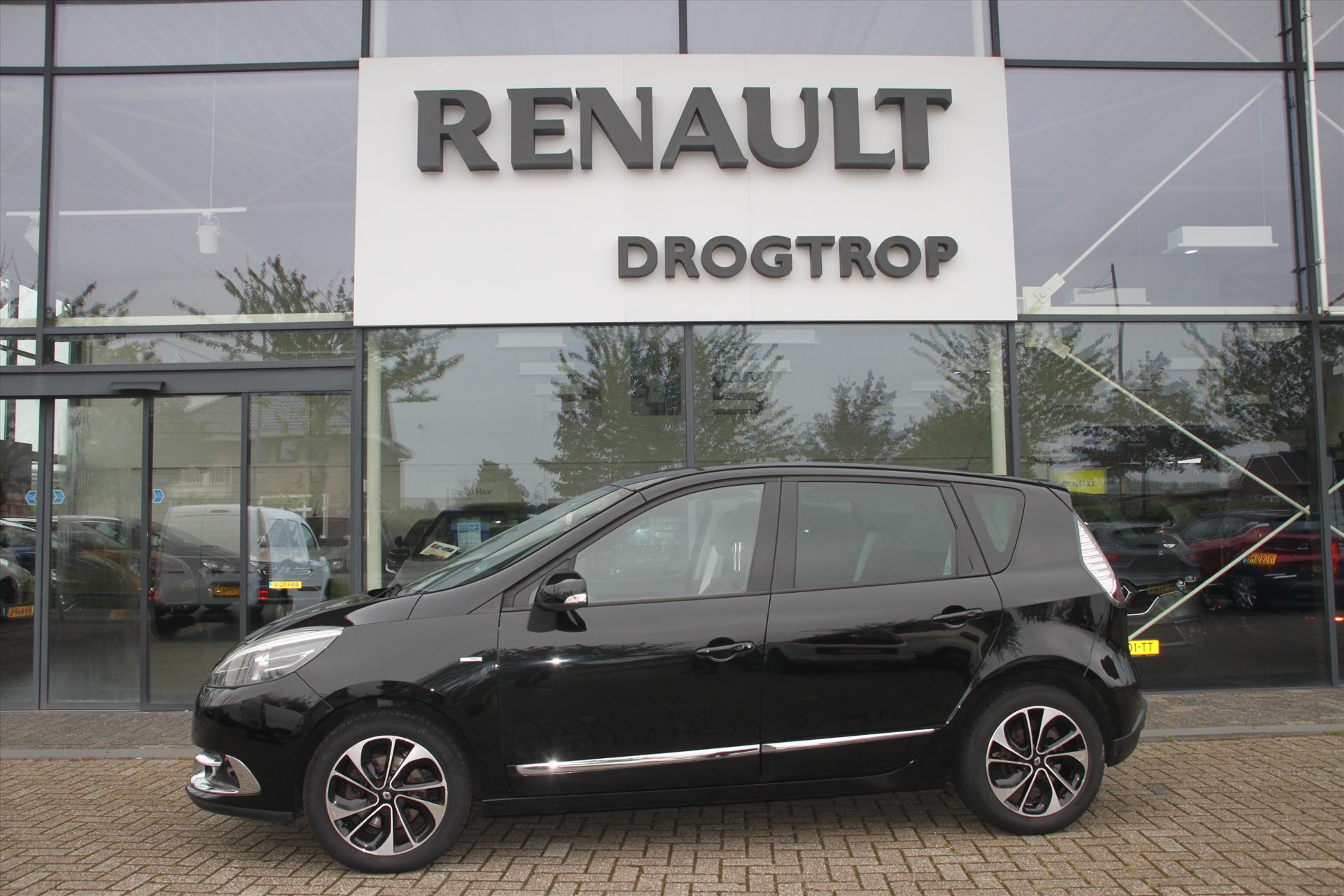 RENAULT Scenic 115PK-BOSE-84DKM-NAVI-CRUISE-CLIMA-PDC-KEURIG-