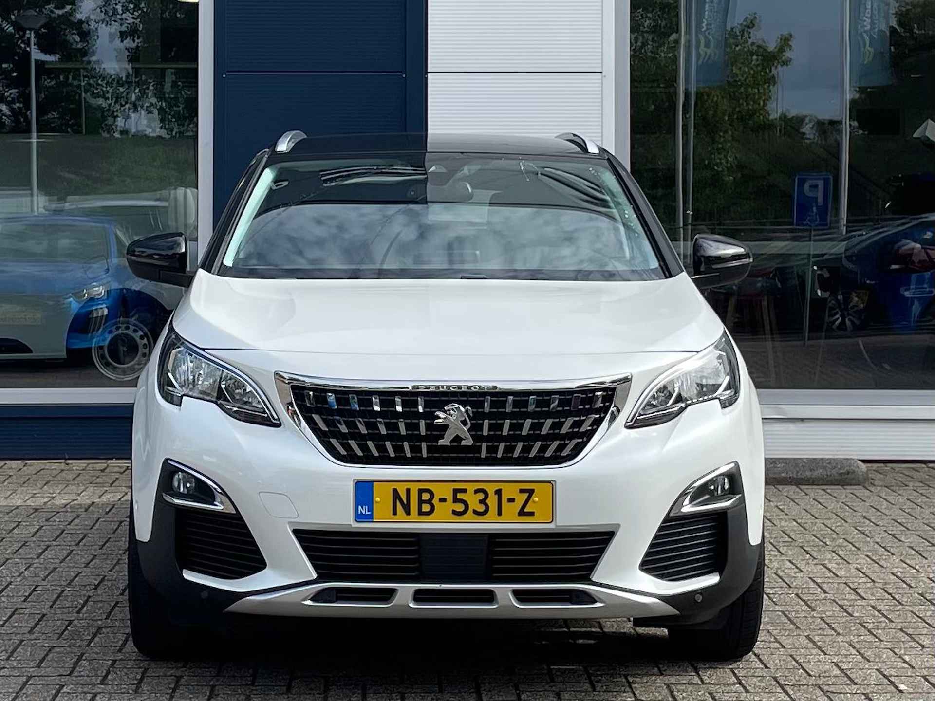 Peugeot 3008 1.2 Allure 130PK | Navigatie | Climate control | Trekhaak | Parkeer camera achter | Keyless entry | Elektrisch bedienbare achterklep | Black Diamond - 10/38